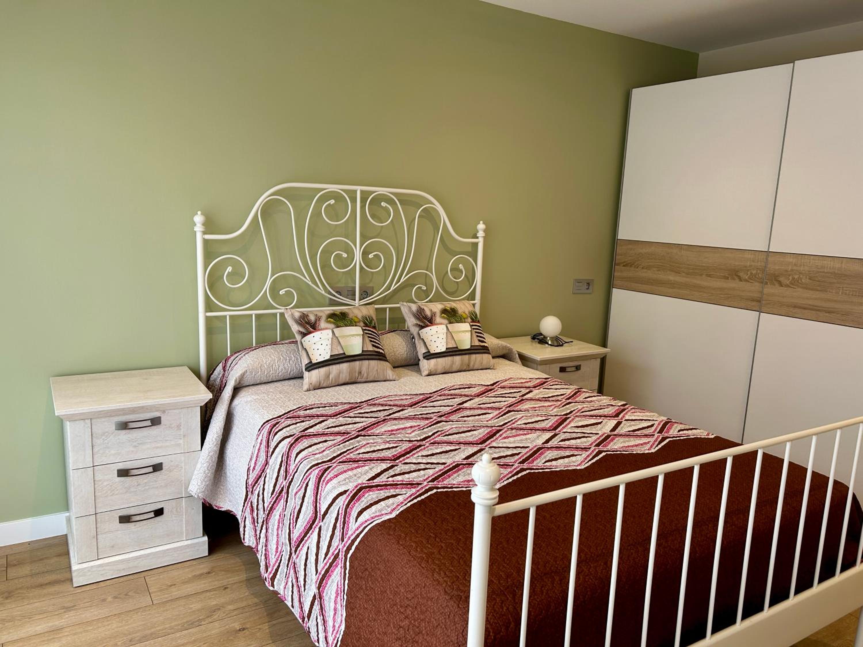 Apartamento de dos habitaciones con balcón