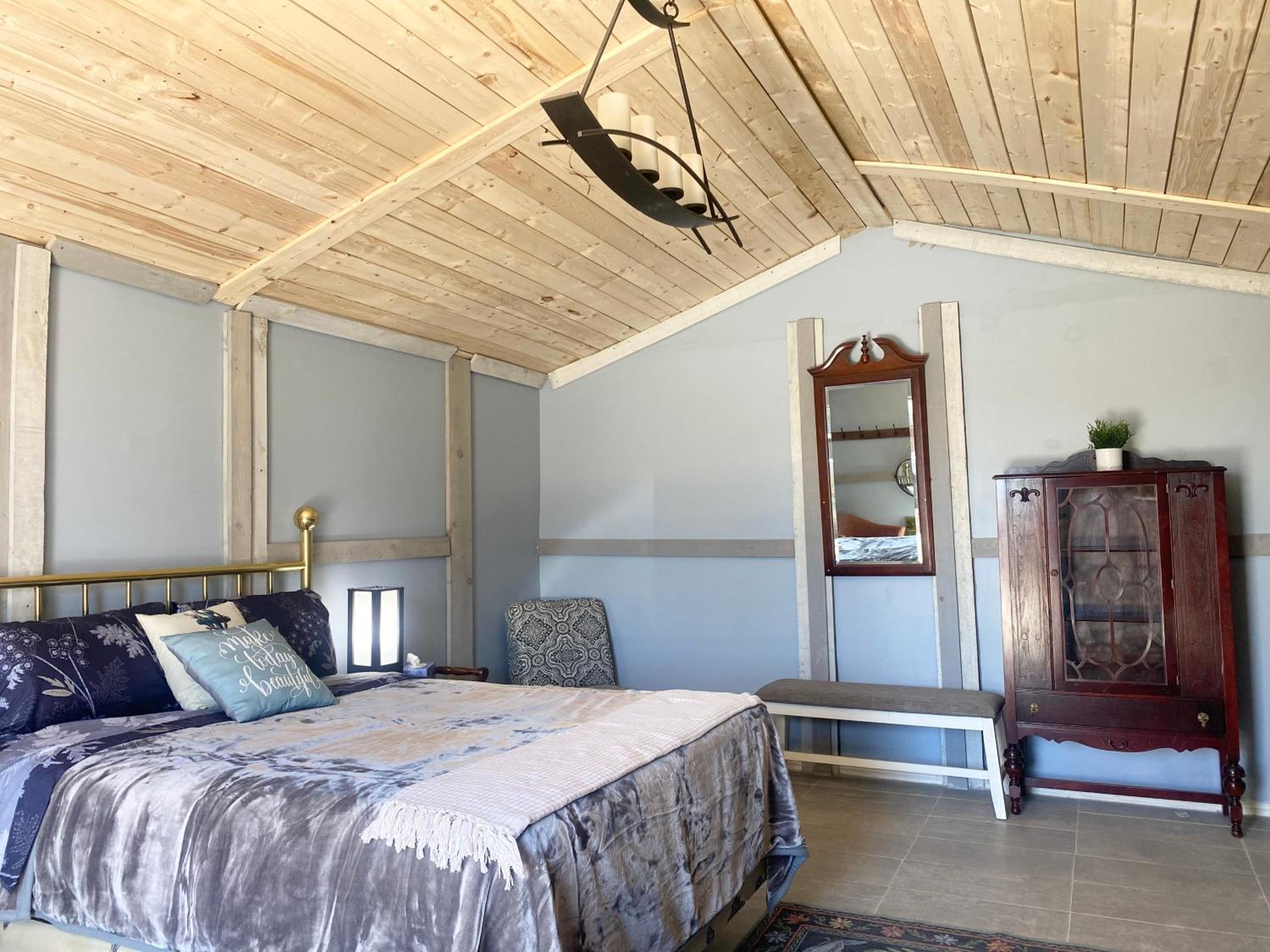 Queen Room photo 1