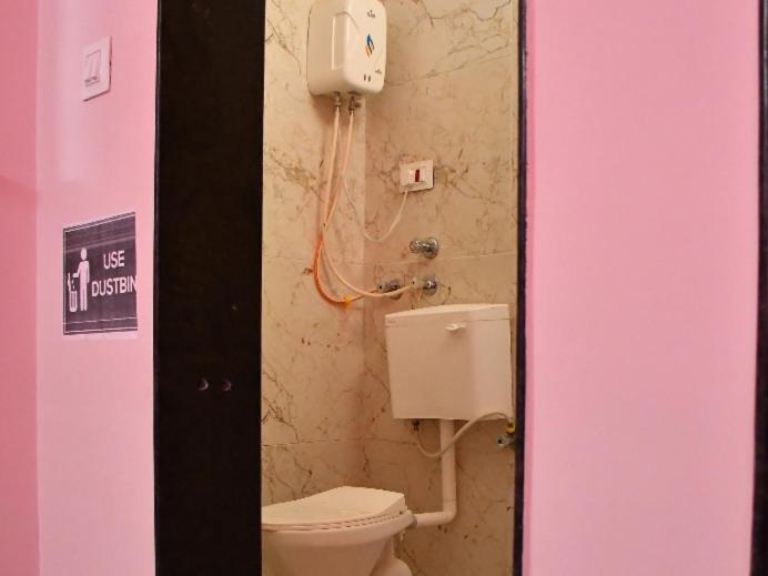 Single Room With Private Bathroom photo 2