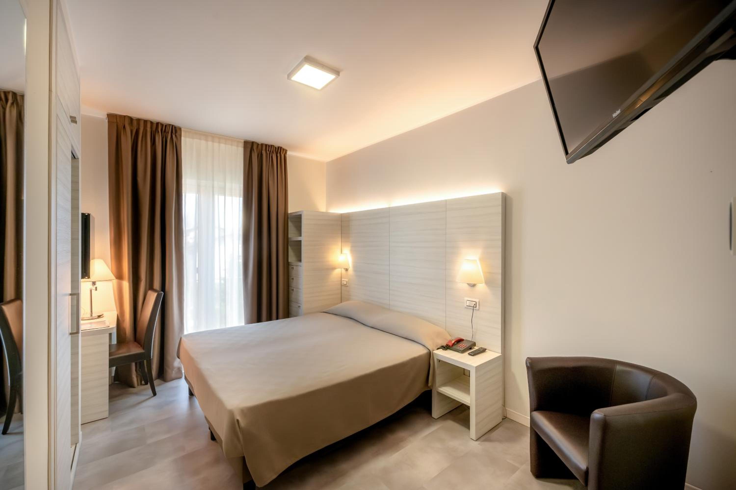 Classic Double or Twin Room photo 1