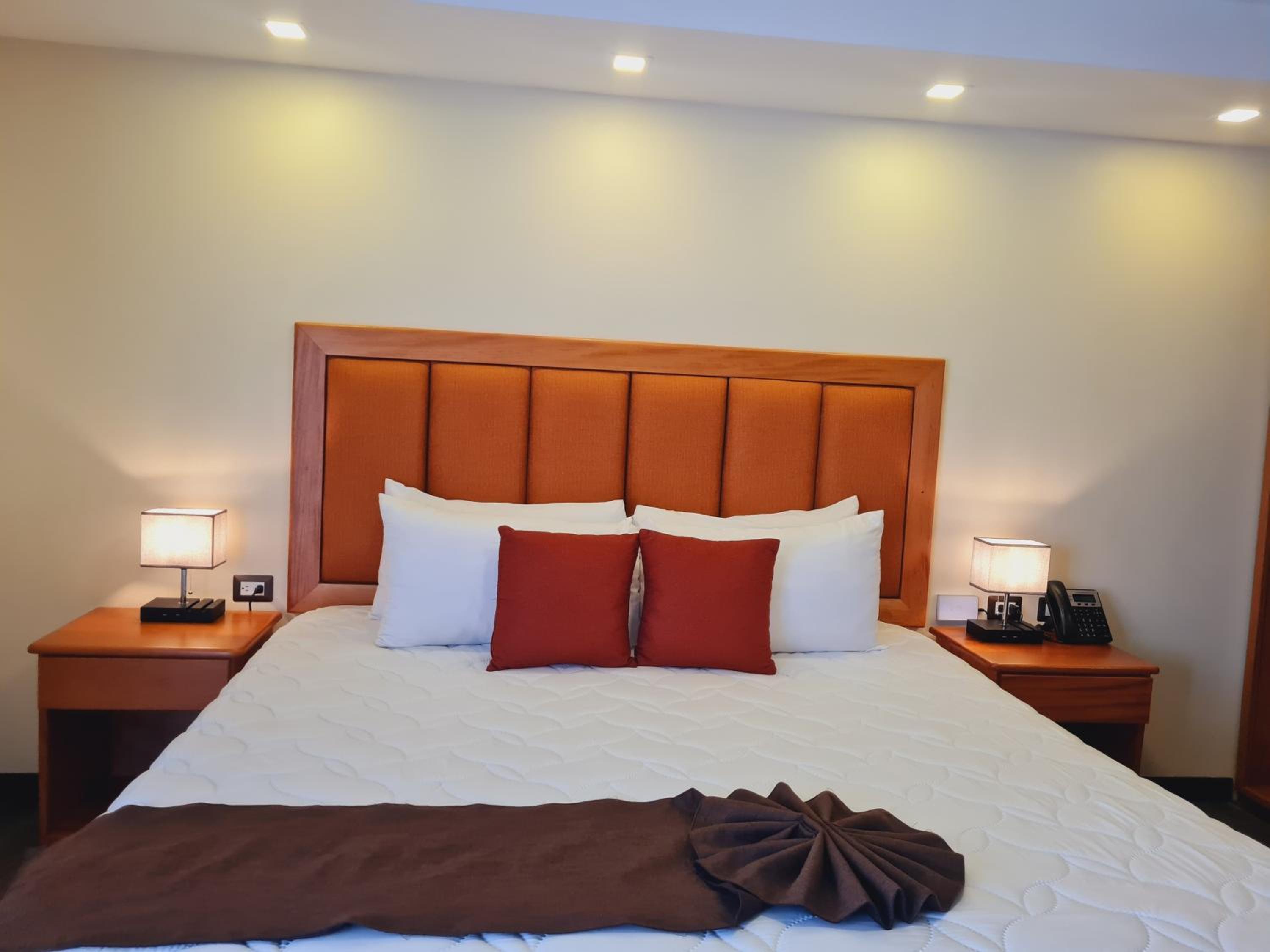 Quetzal Deluxe King Room - Photo 12