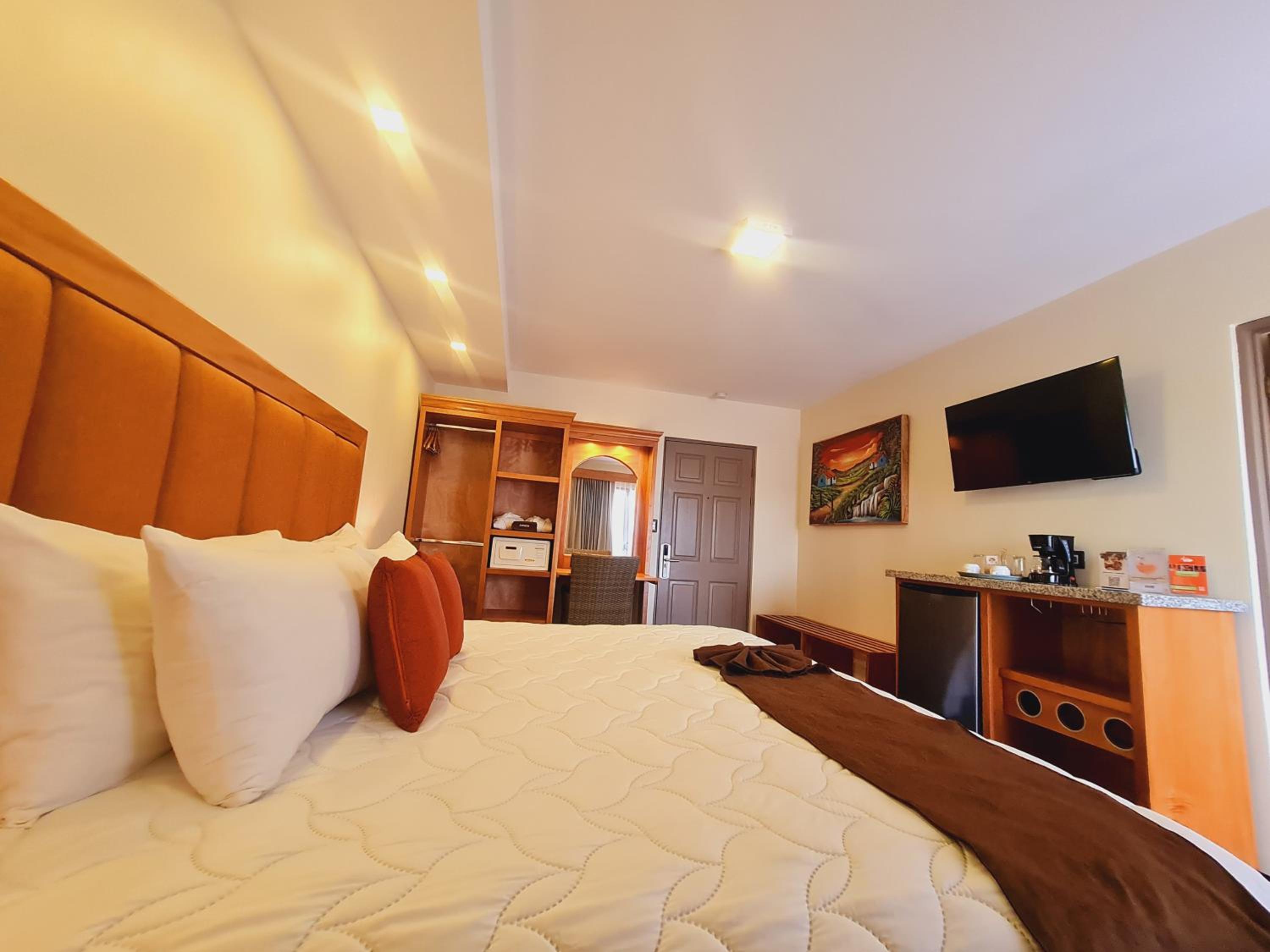 Quetzal Deluxe King Room - Photo 11