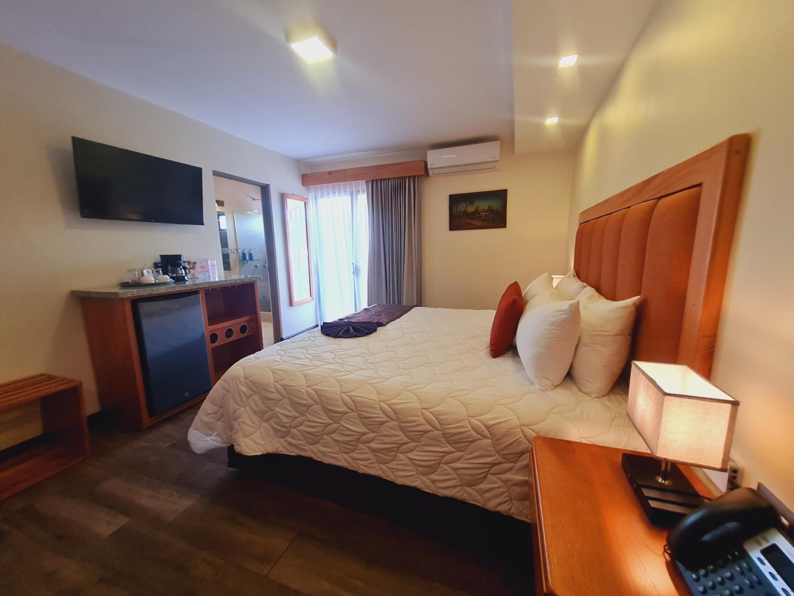 Quetzal Deluxe King Room - Photo 1