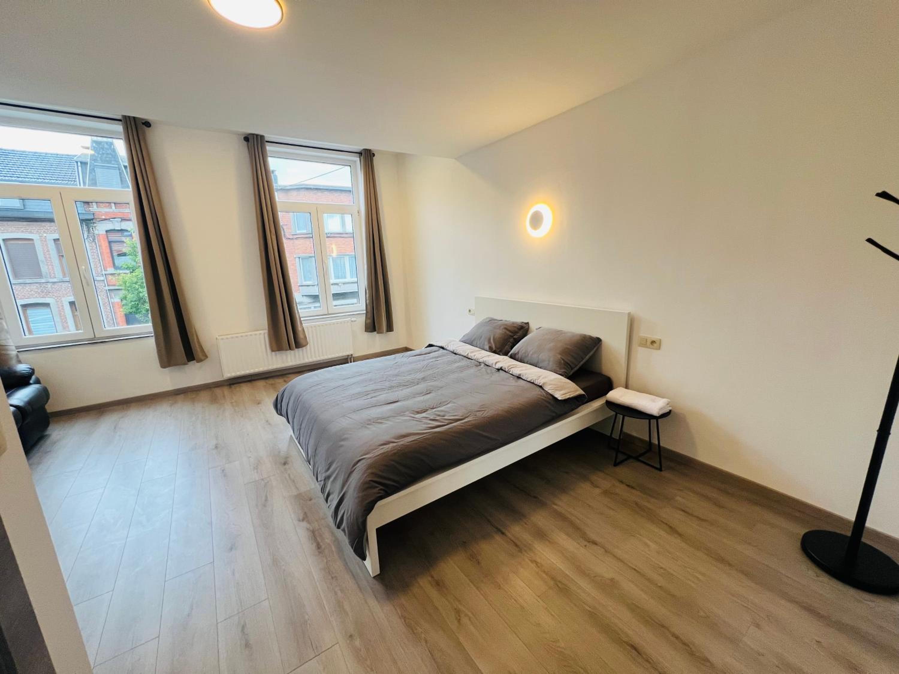 One-Bedroom Standard Apartment photo 1