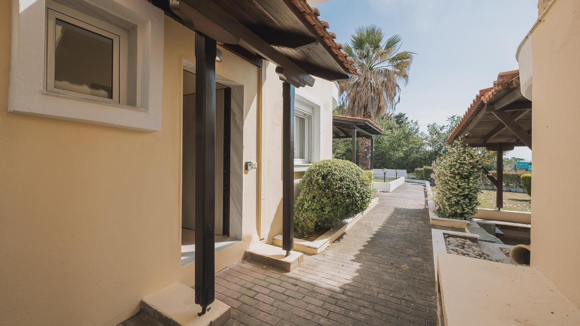 Villa With Garden View photo 2
