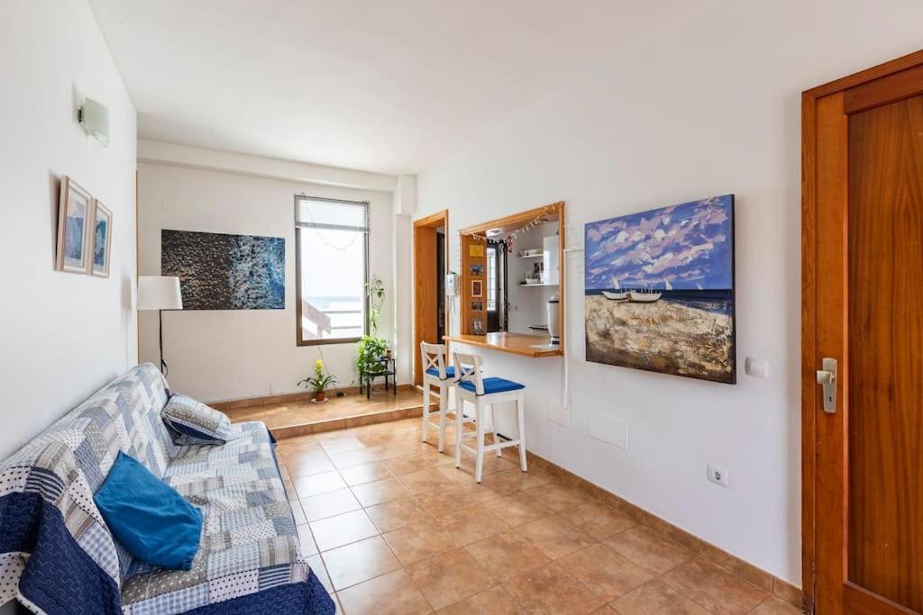 One-Bedroom Apartment with Sea View photo 3