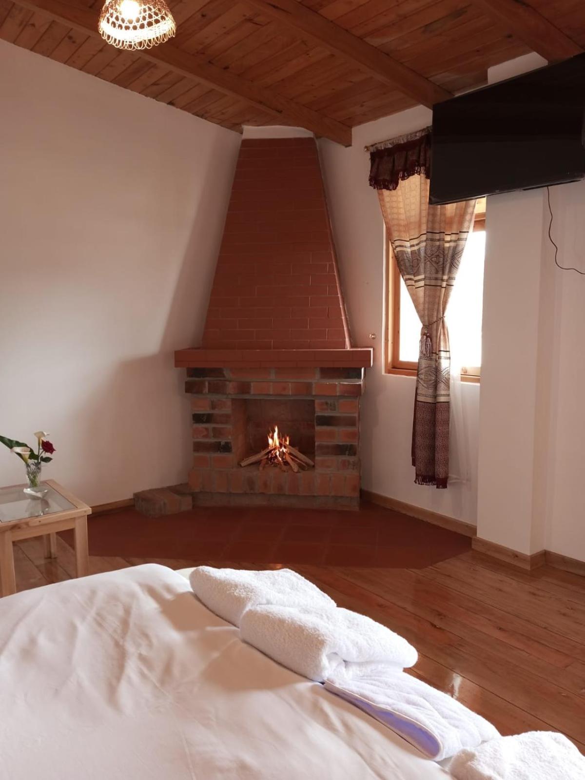 Double Room with Private Bathroom photo 1