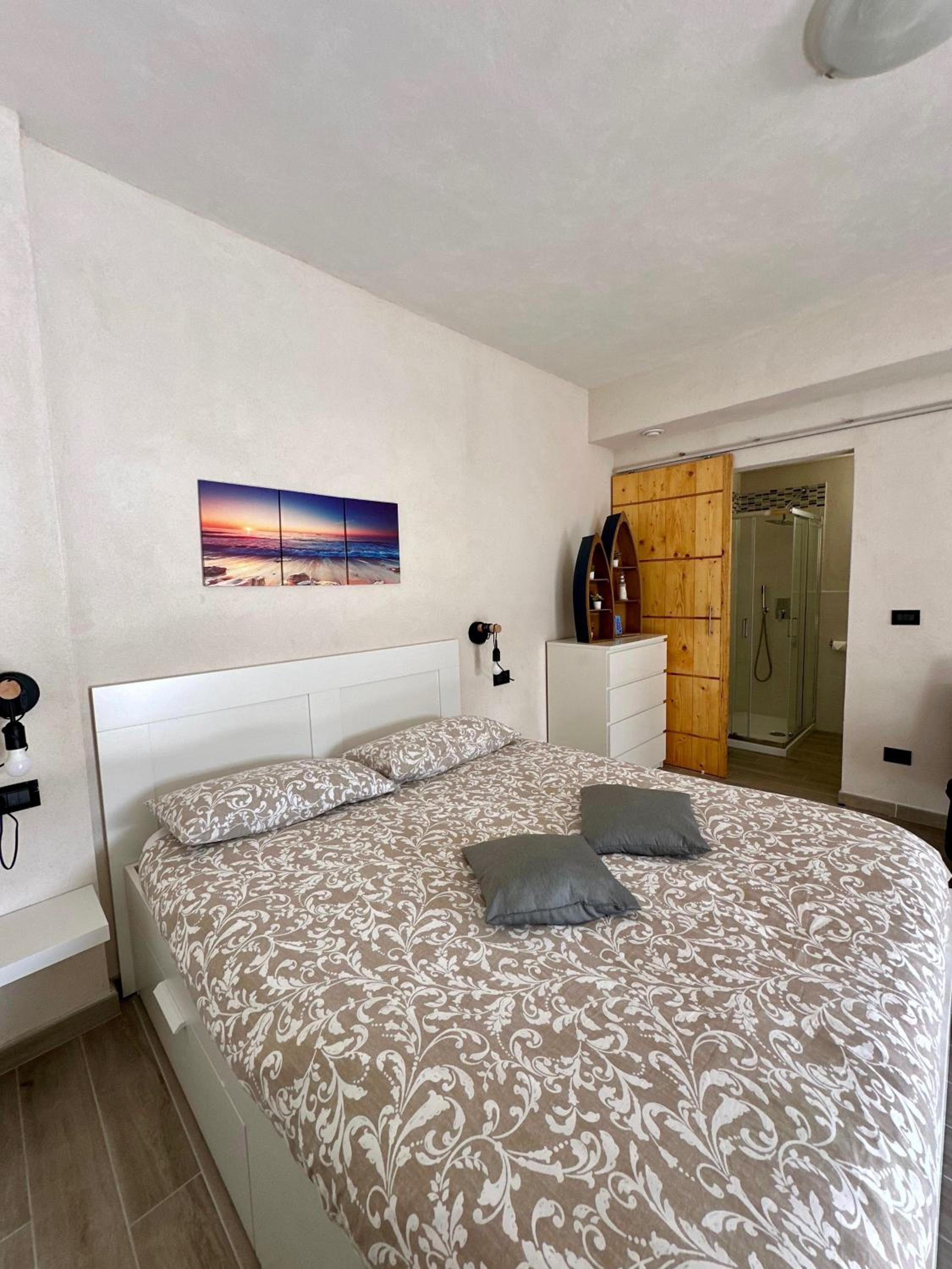 Double or Twin Room with Private Bathroom