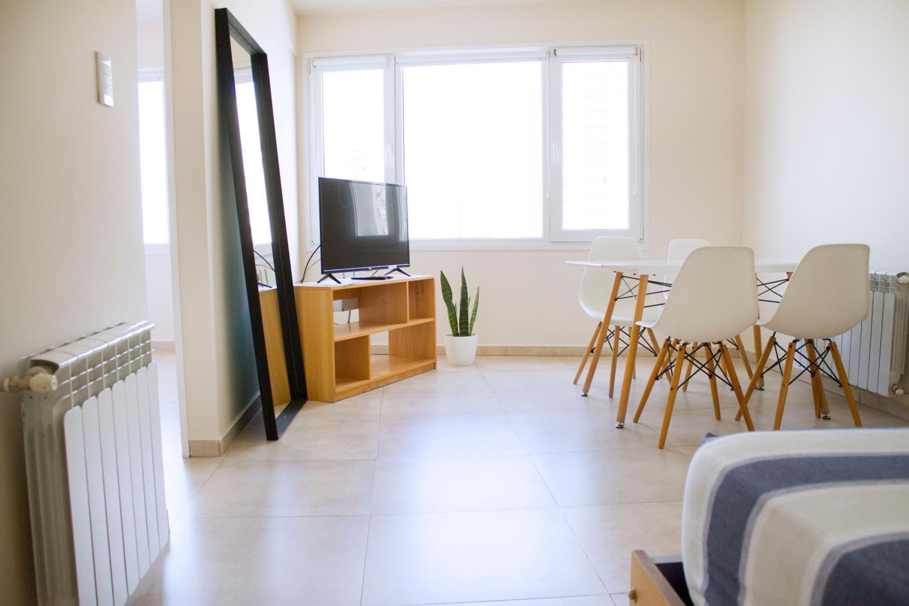 One-Bedroom Apartment photo 1