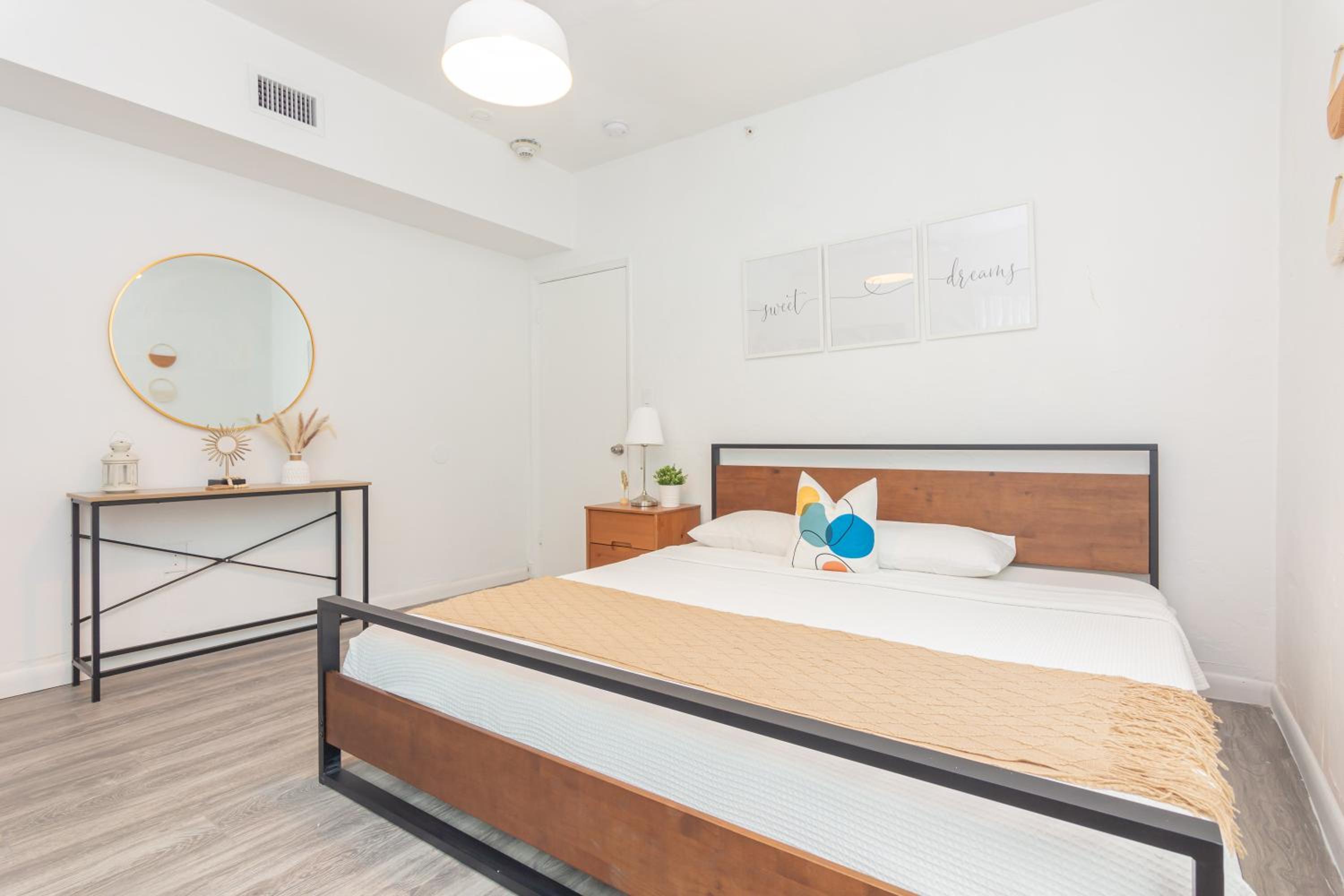Three-Bedroom Apartment - Photo 3