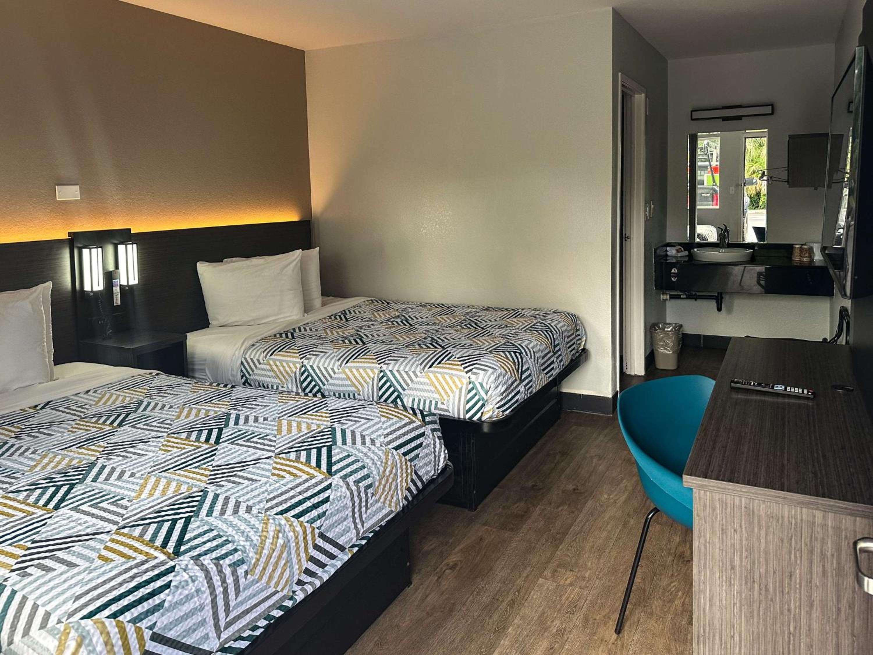 Deluxe Quadruple Room