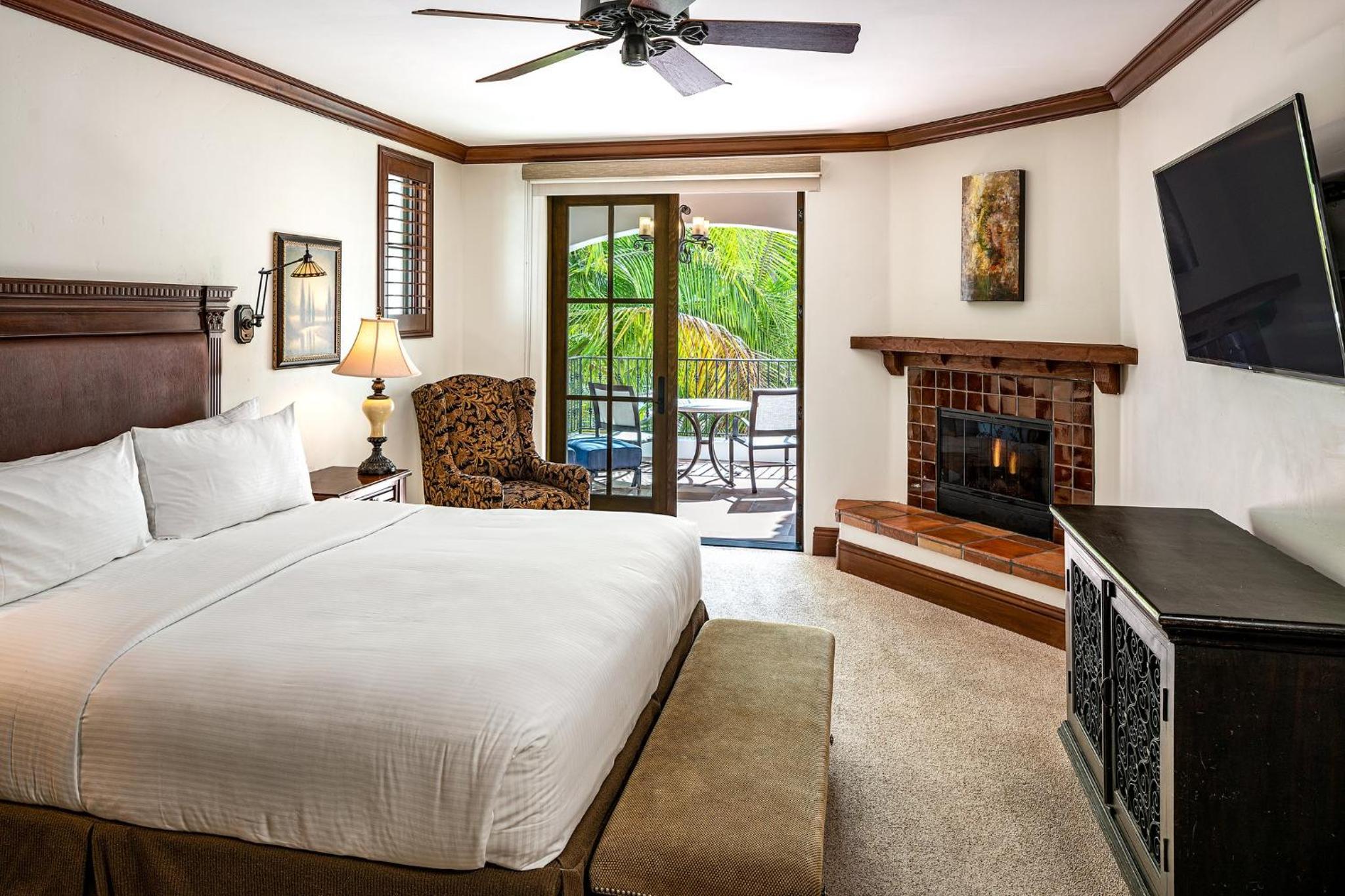 Deluxe Villa Petite Suite 1 King Bed photo 1