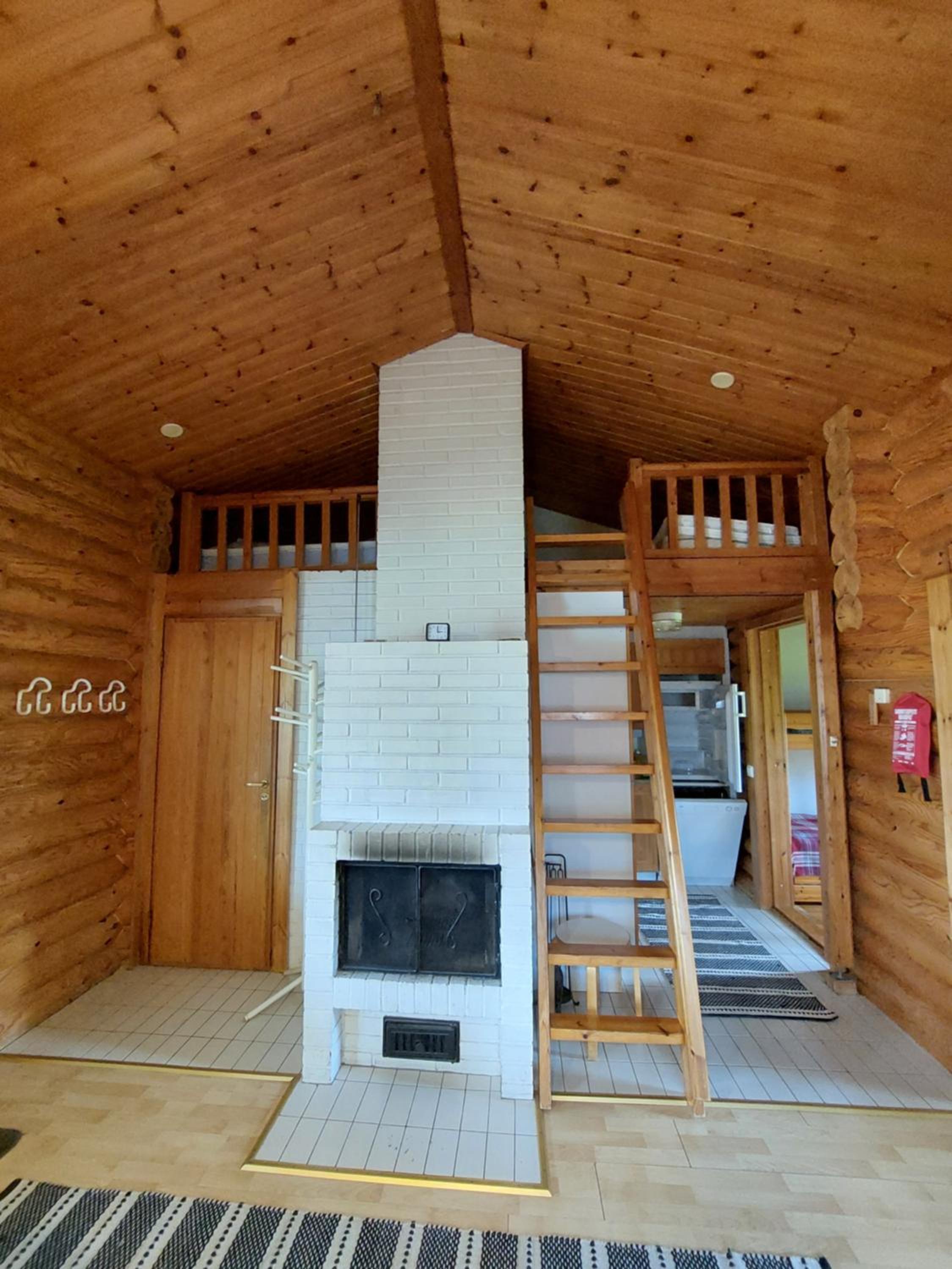 Two-Bedroom House - Photo 1