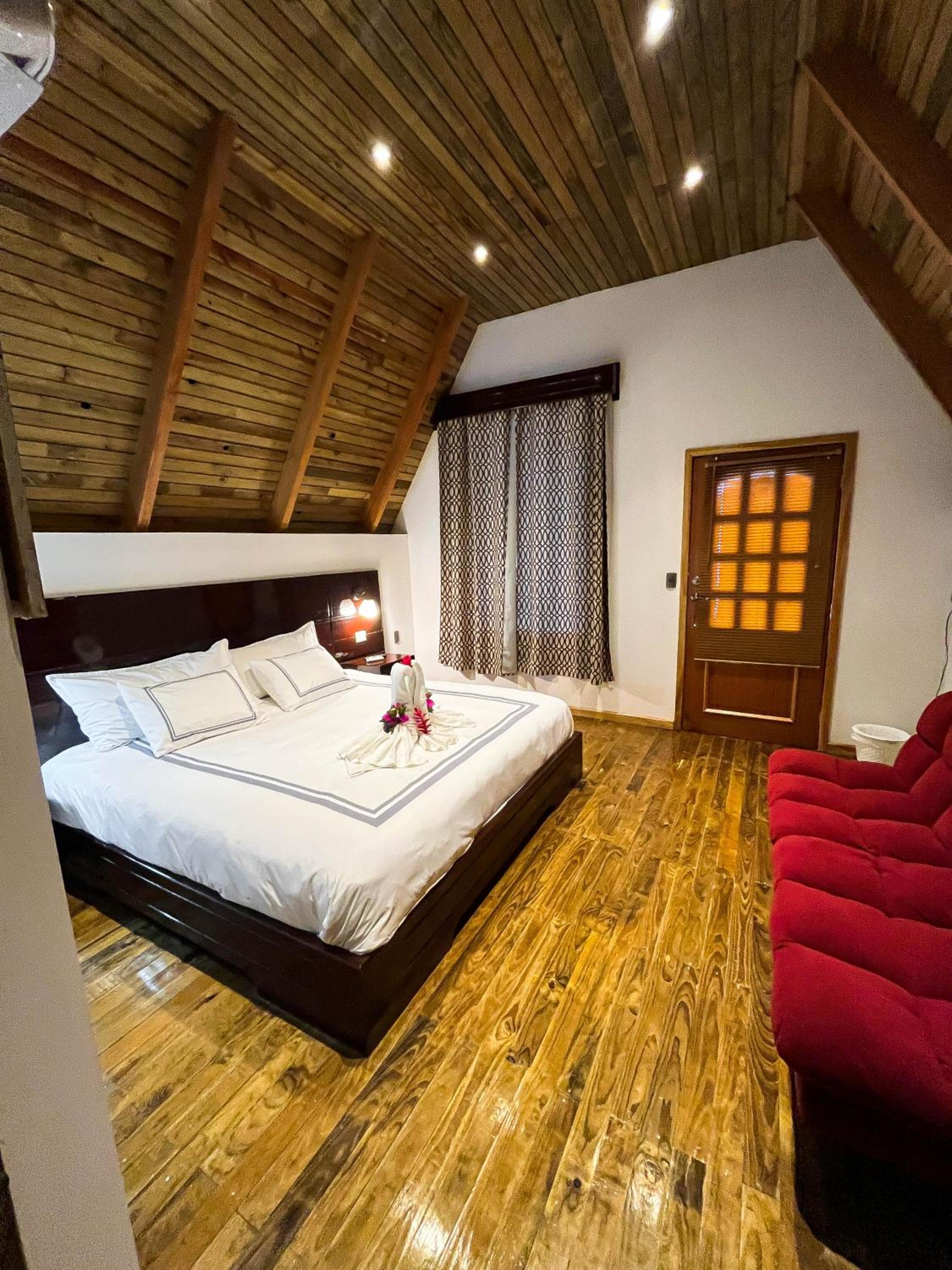 Triple Room with Lake View