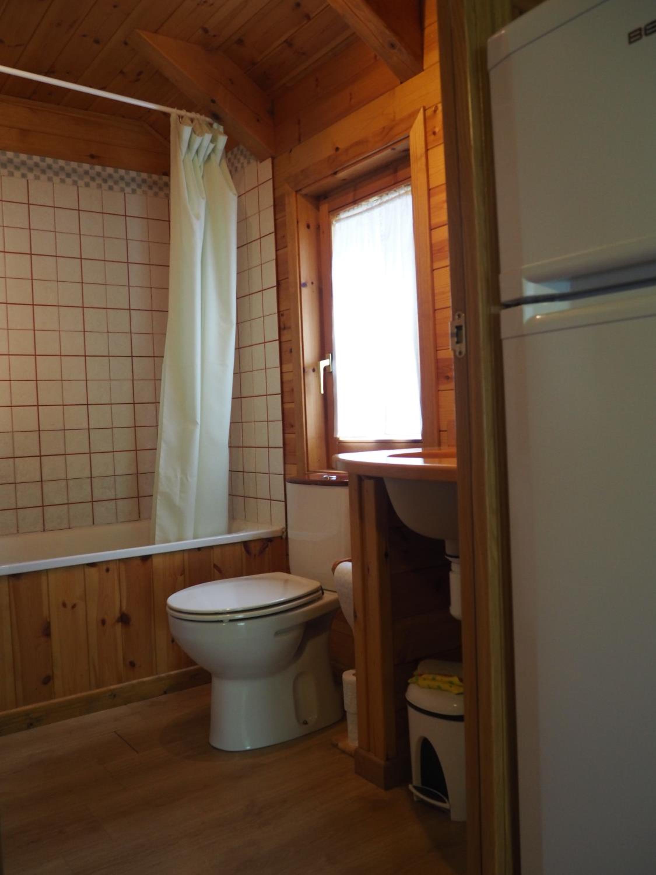 Two-Bedroom Bungalow (4 Adults) photo 2
