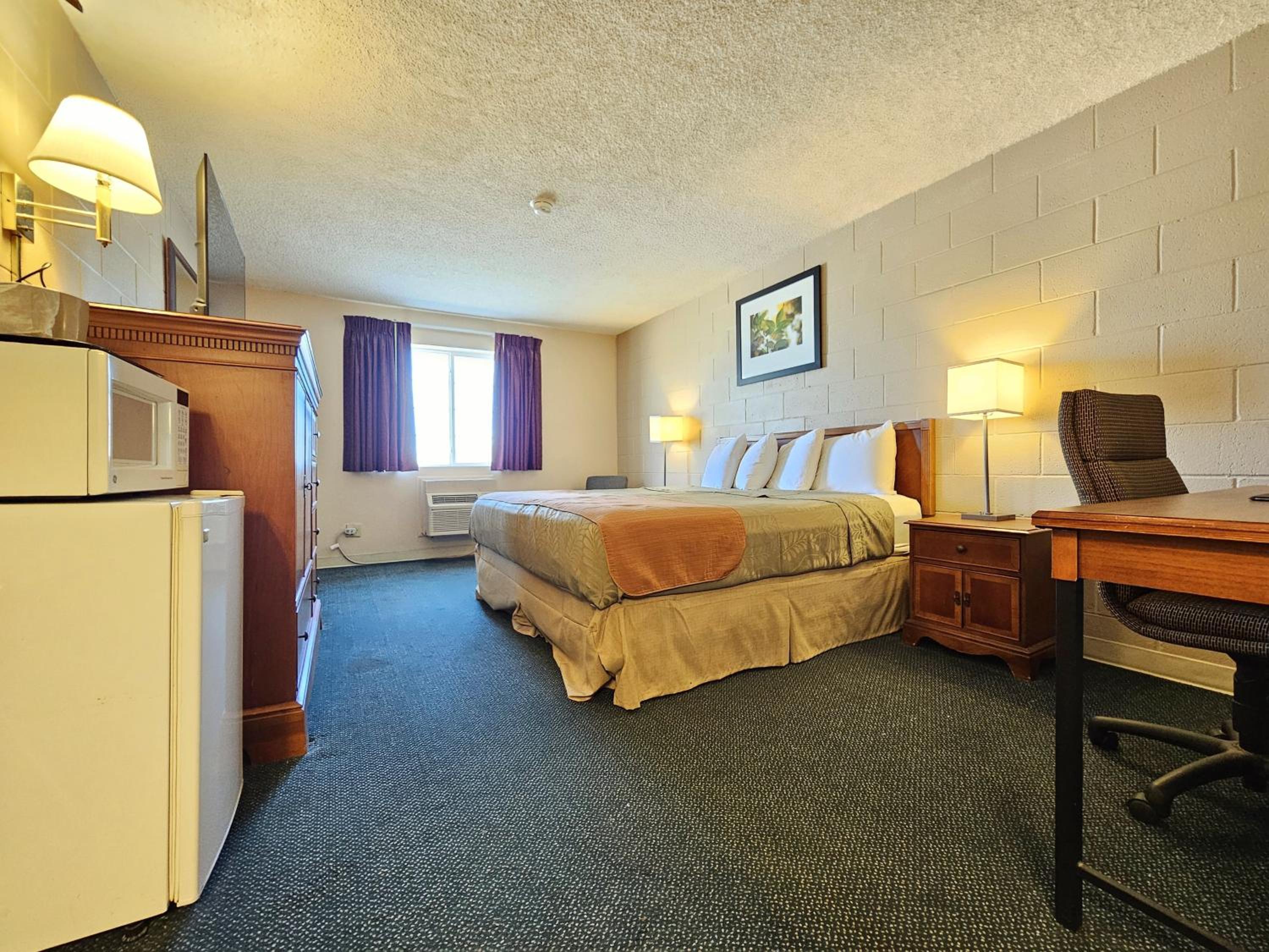 Standard King Room - Photo 4