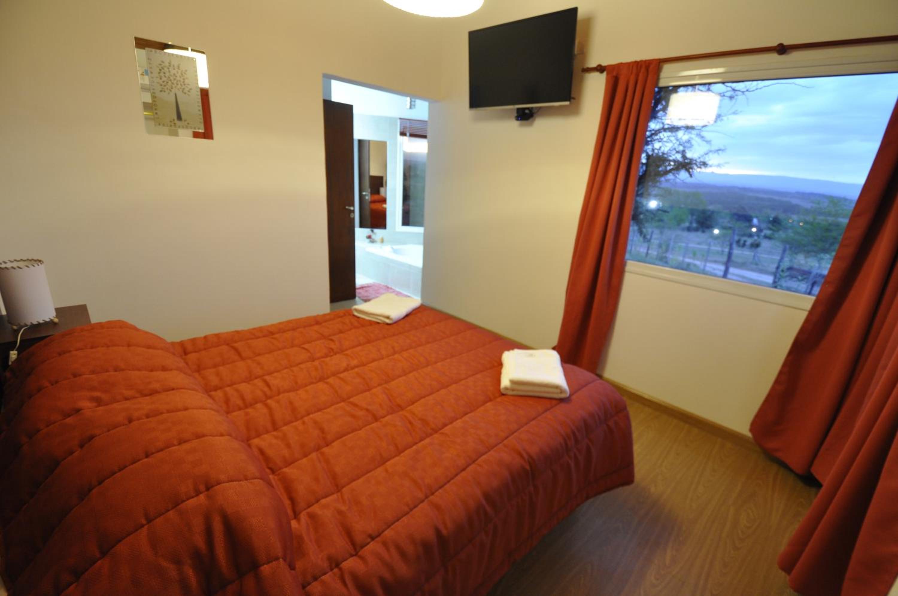 Suite with Hot Tub photo 1