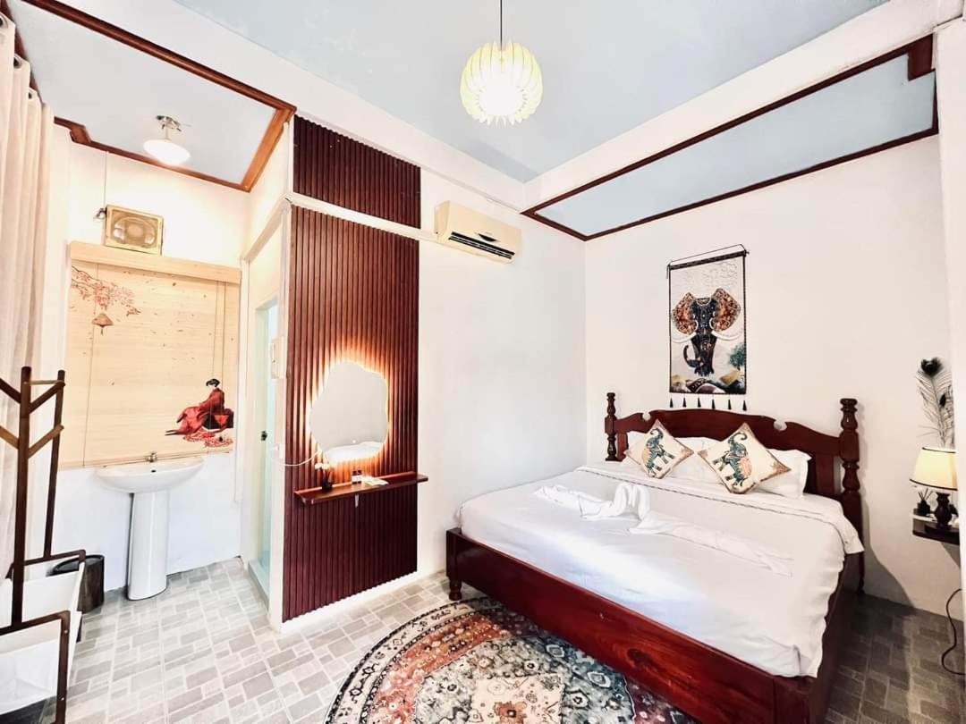 Standard Queen Room photo 1