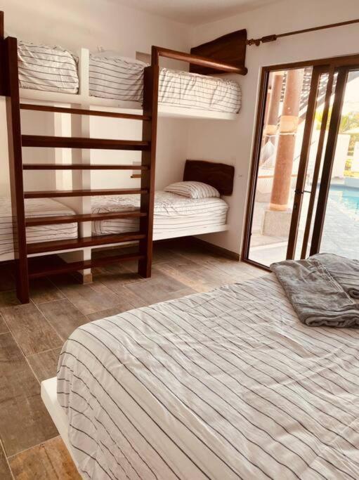 Three-Bedroom House photo 2