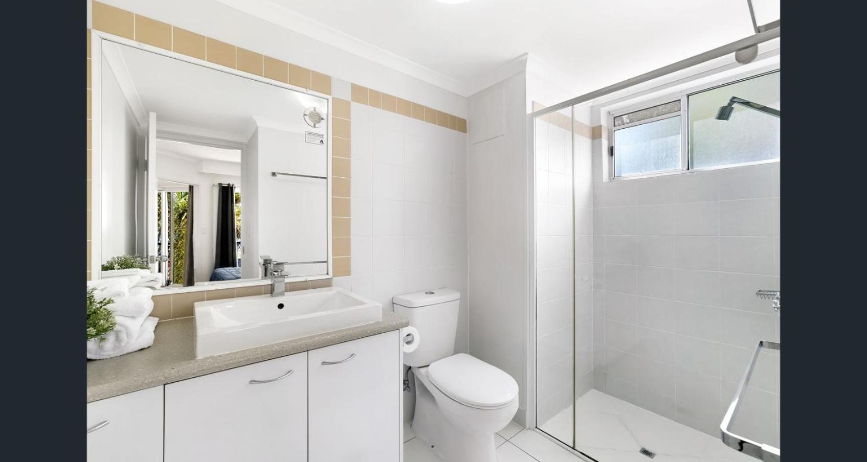 Three-Bedroom Apartment - Photo 30
