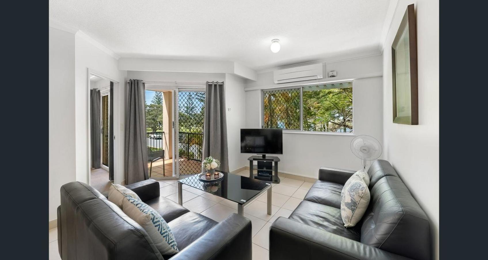 Three-Bedroom Apartment - Photo 32