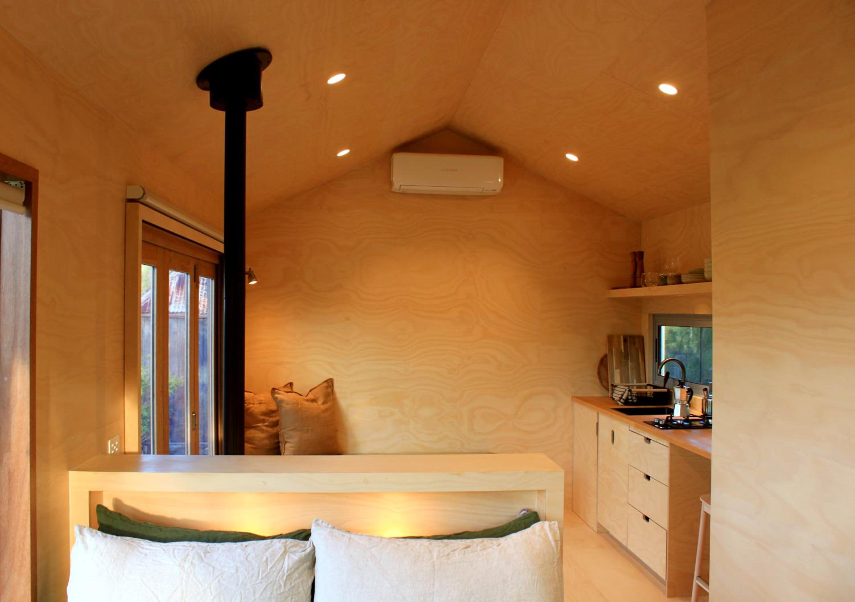 One-Bedroom House photo 1