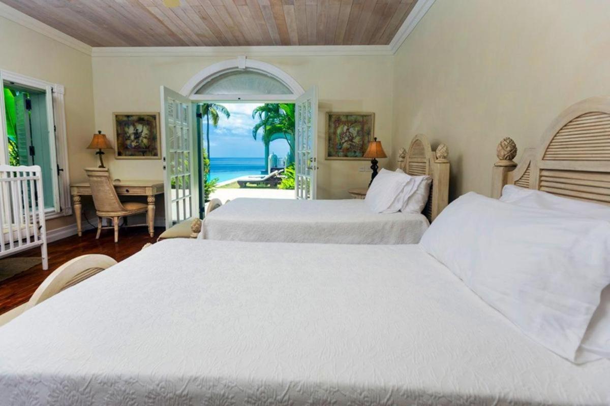 Villa photo 1