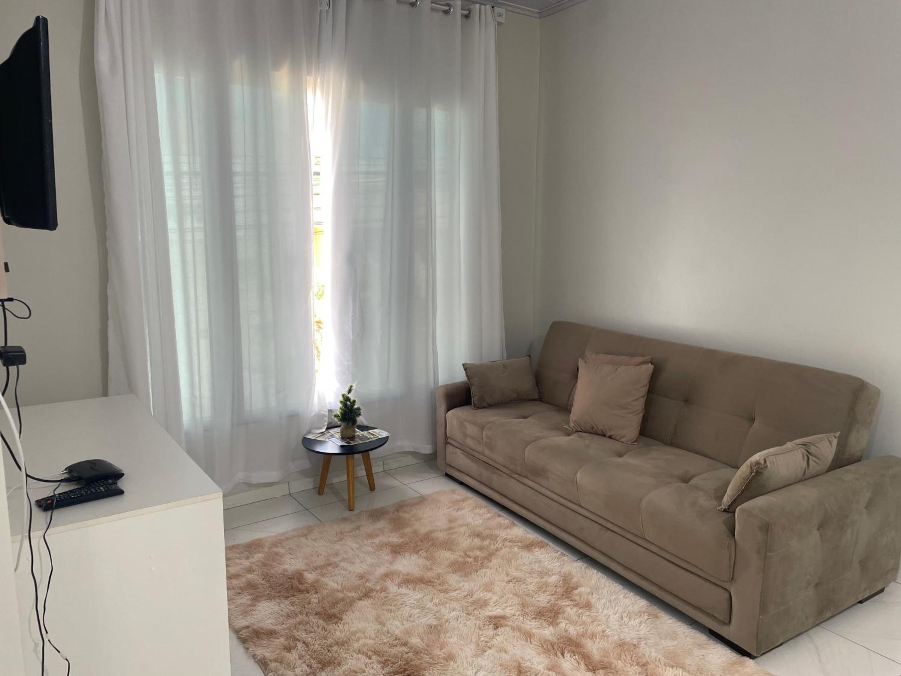 One-Bedroom Apartment photo 1