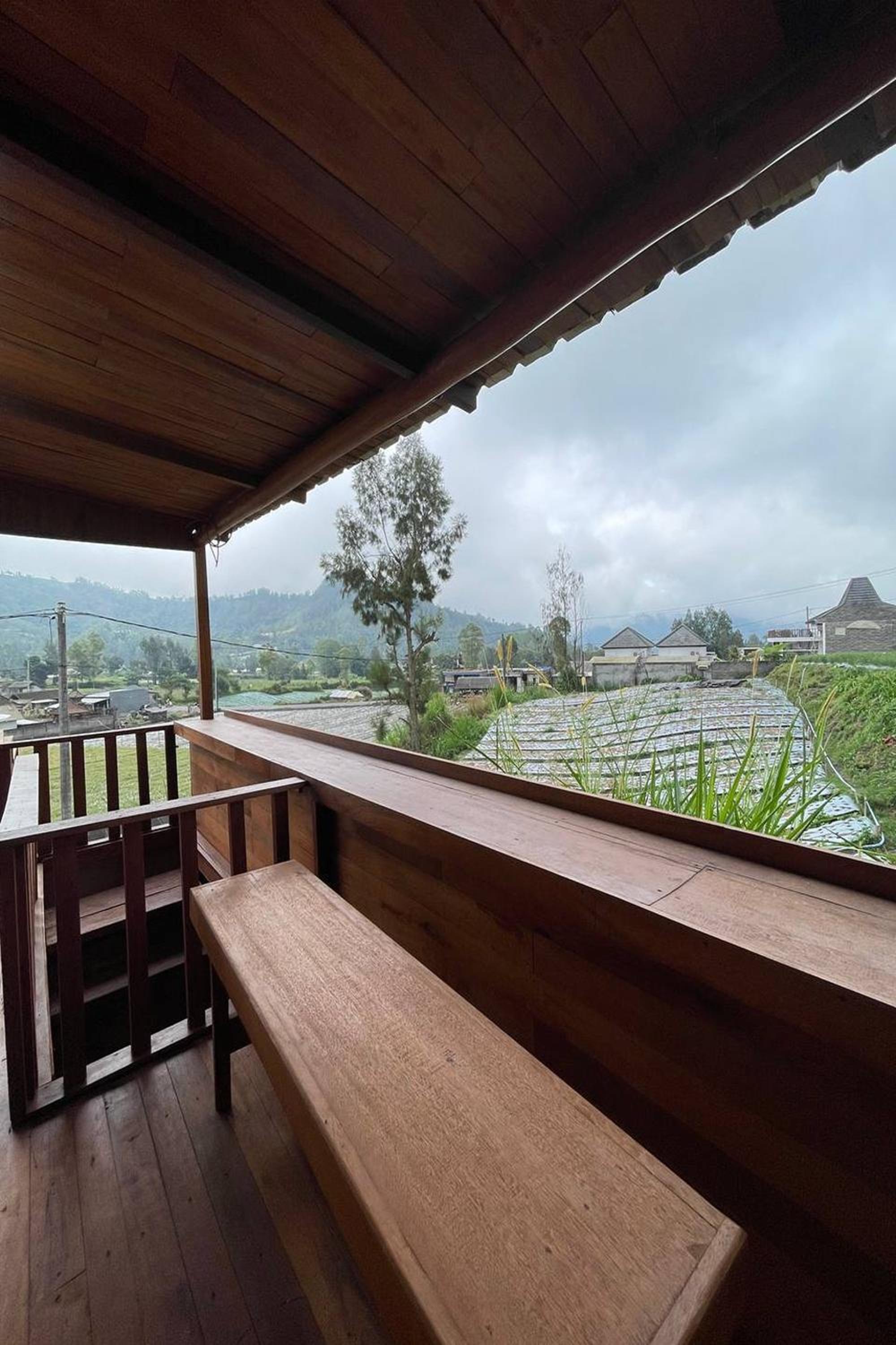 Deluxe Double Room with Balcony - Photo 7