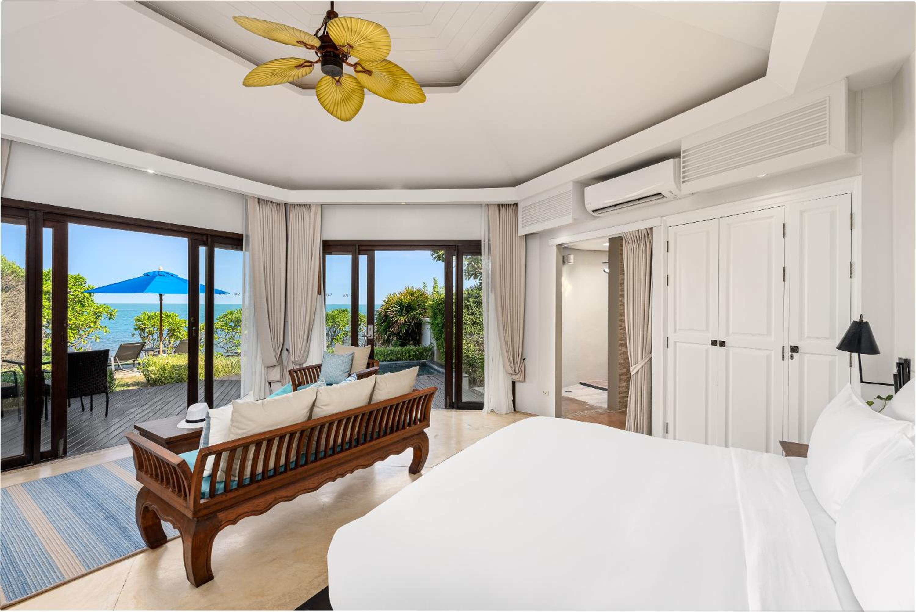 Beachfront Pool Villa - Photo 7
