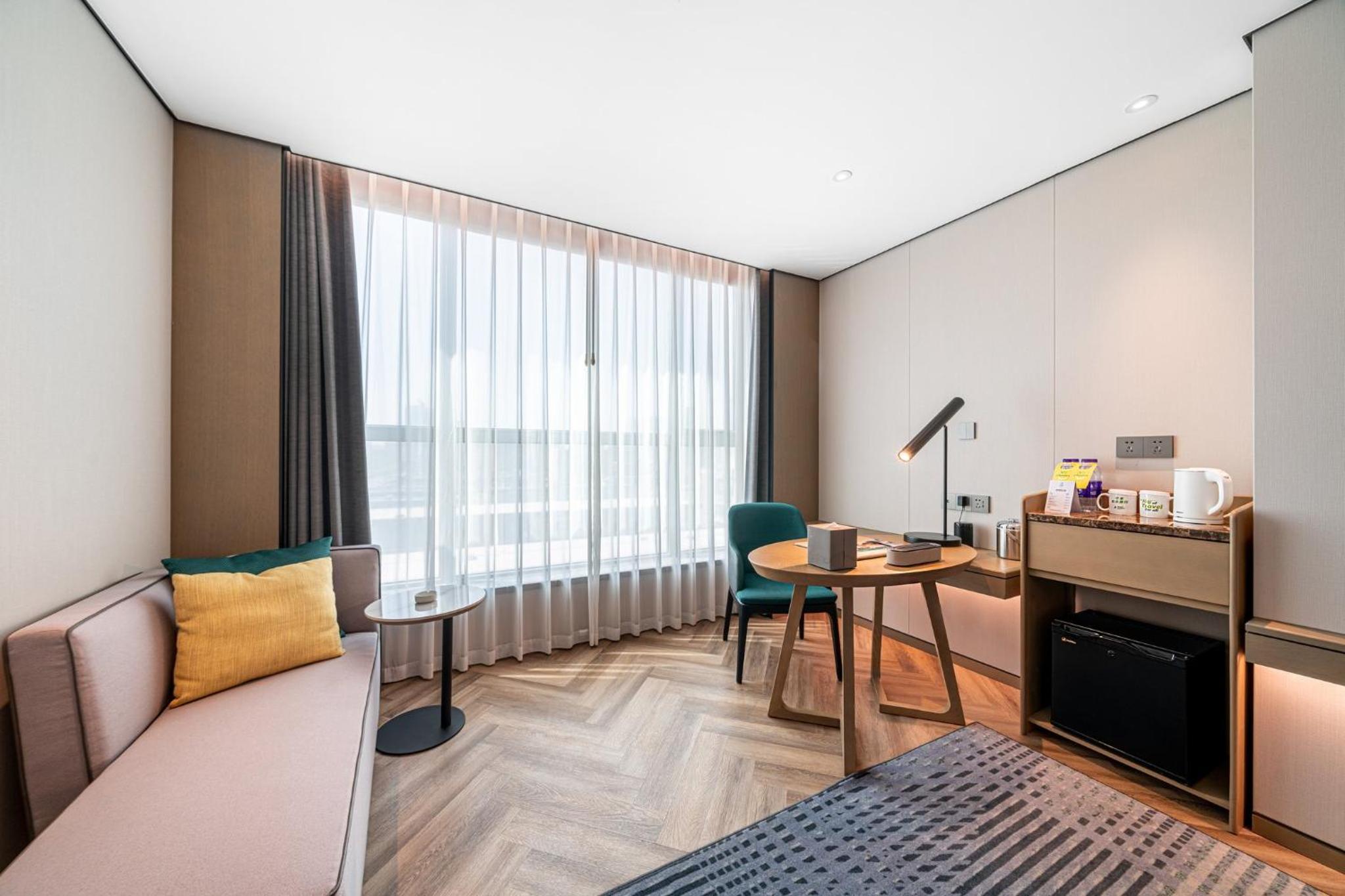 Premium Queen Room - Photo 3