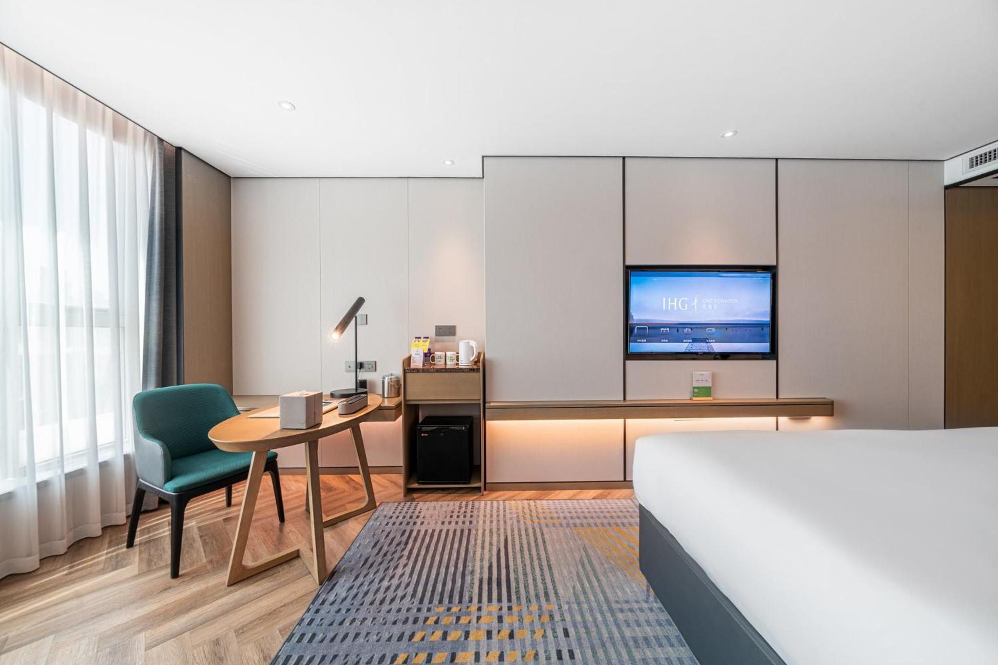 Premium Twin Room - Photo 4