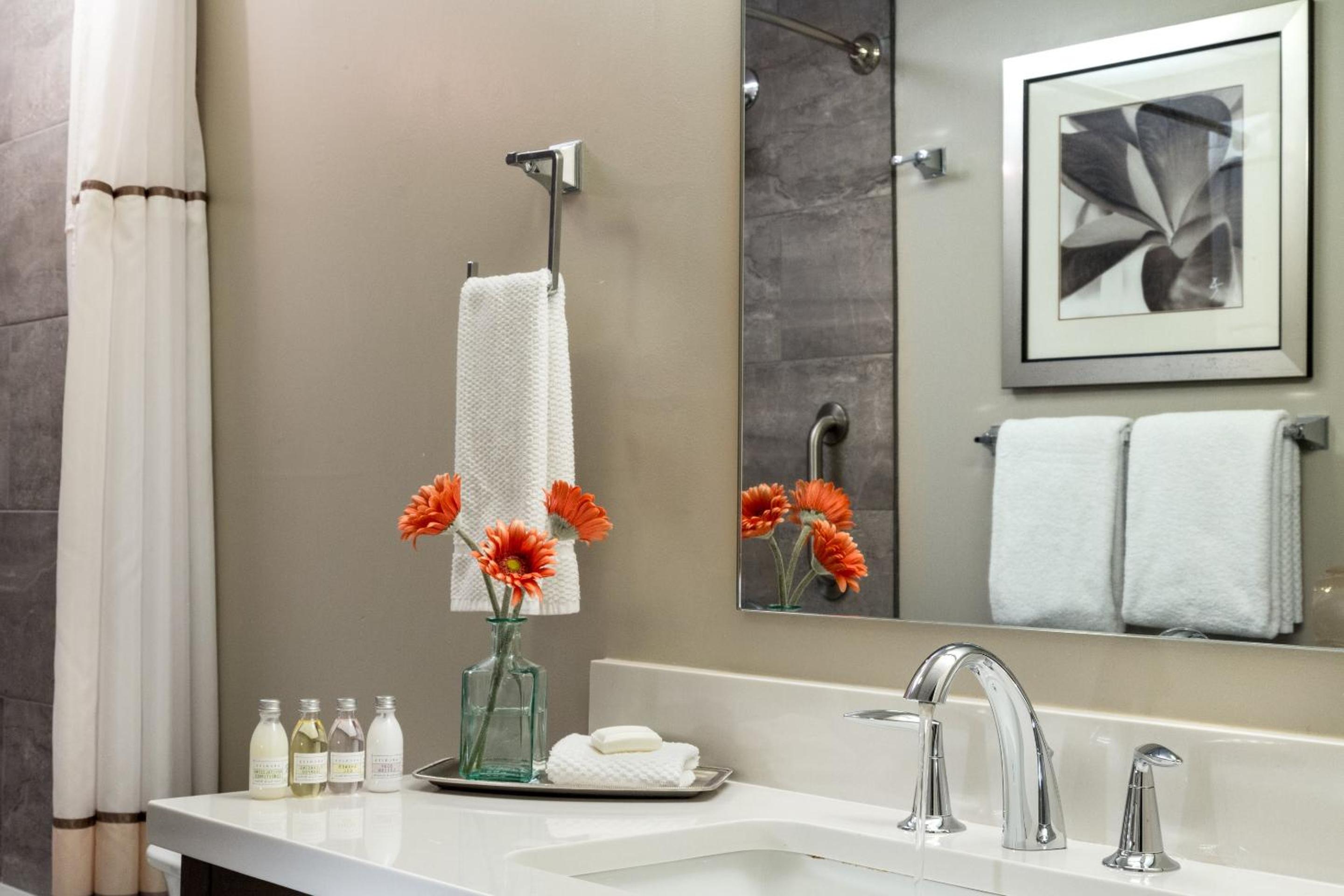 Suite with Spa Bath - Photo 7
