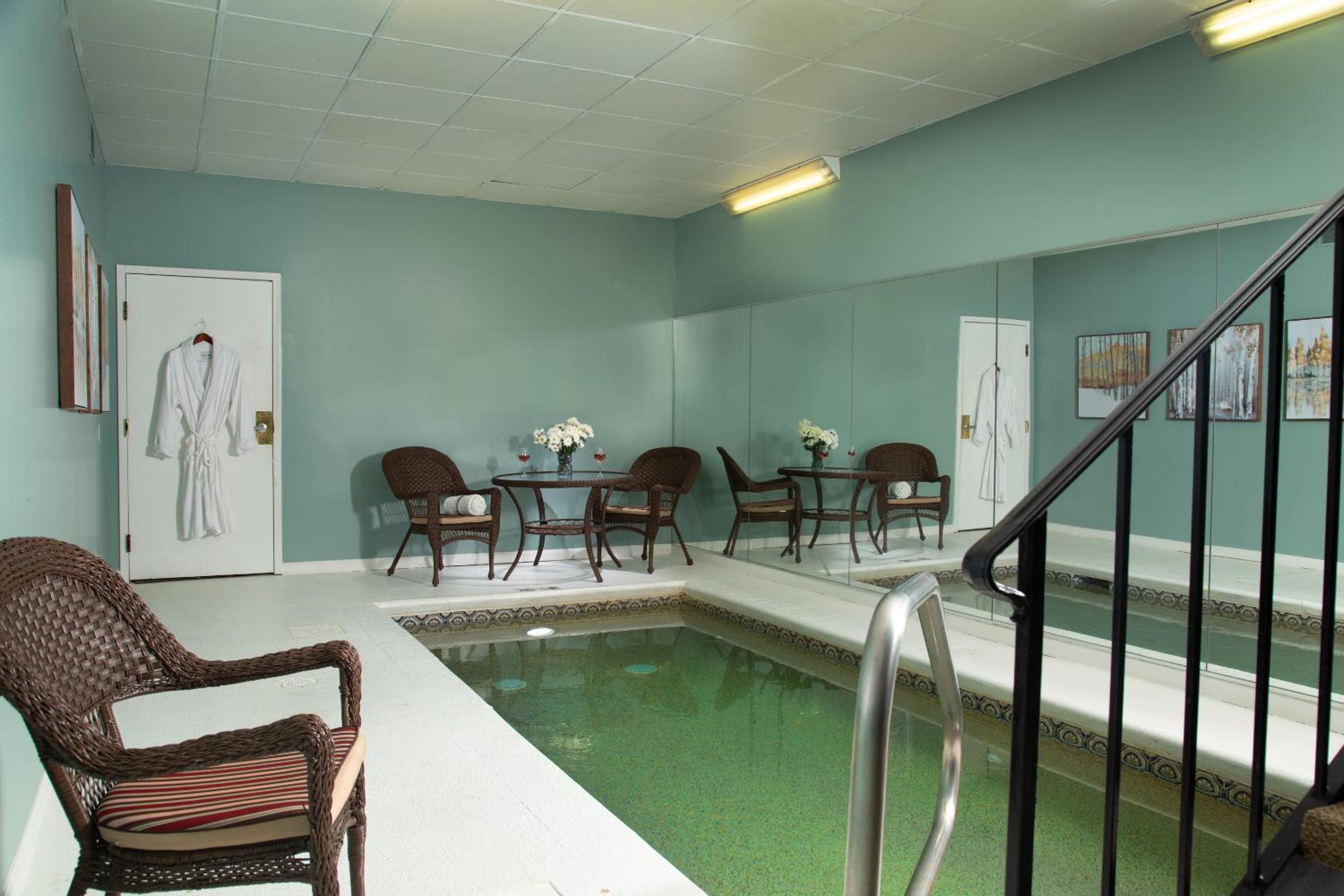Suite with Private Pool - Photo 2