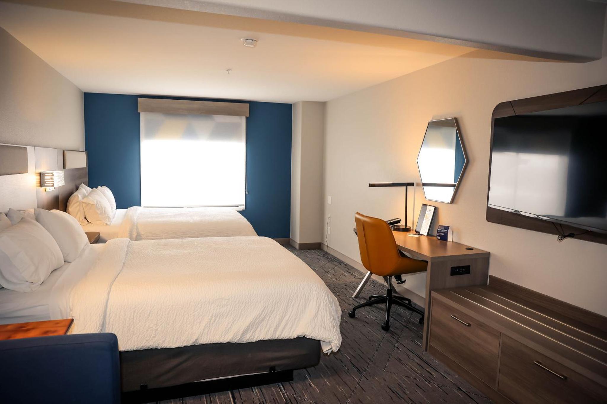 Two-Bedroom Suite - Non-Smoking - Photo 3