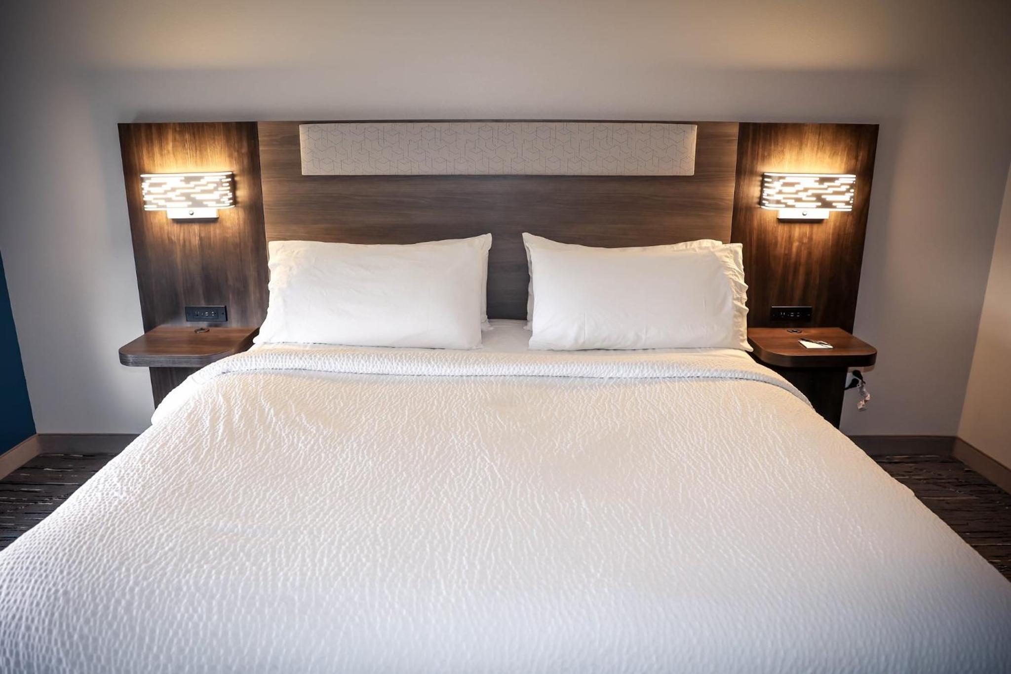 Standard King Room - Photo 1