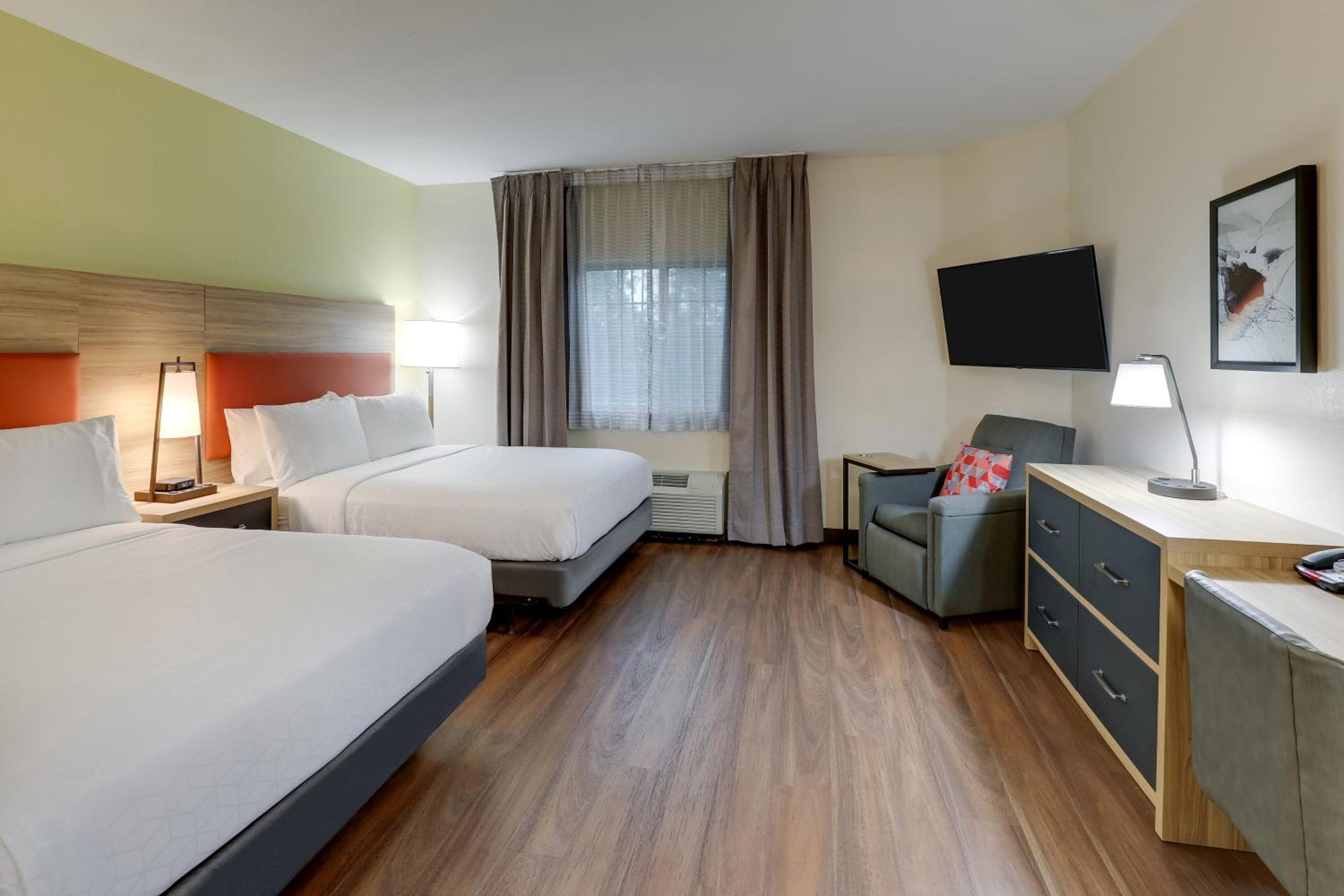 Studio Suite with Two Queen Beds - Photo 8