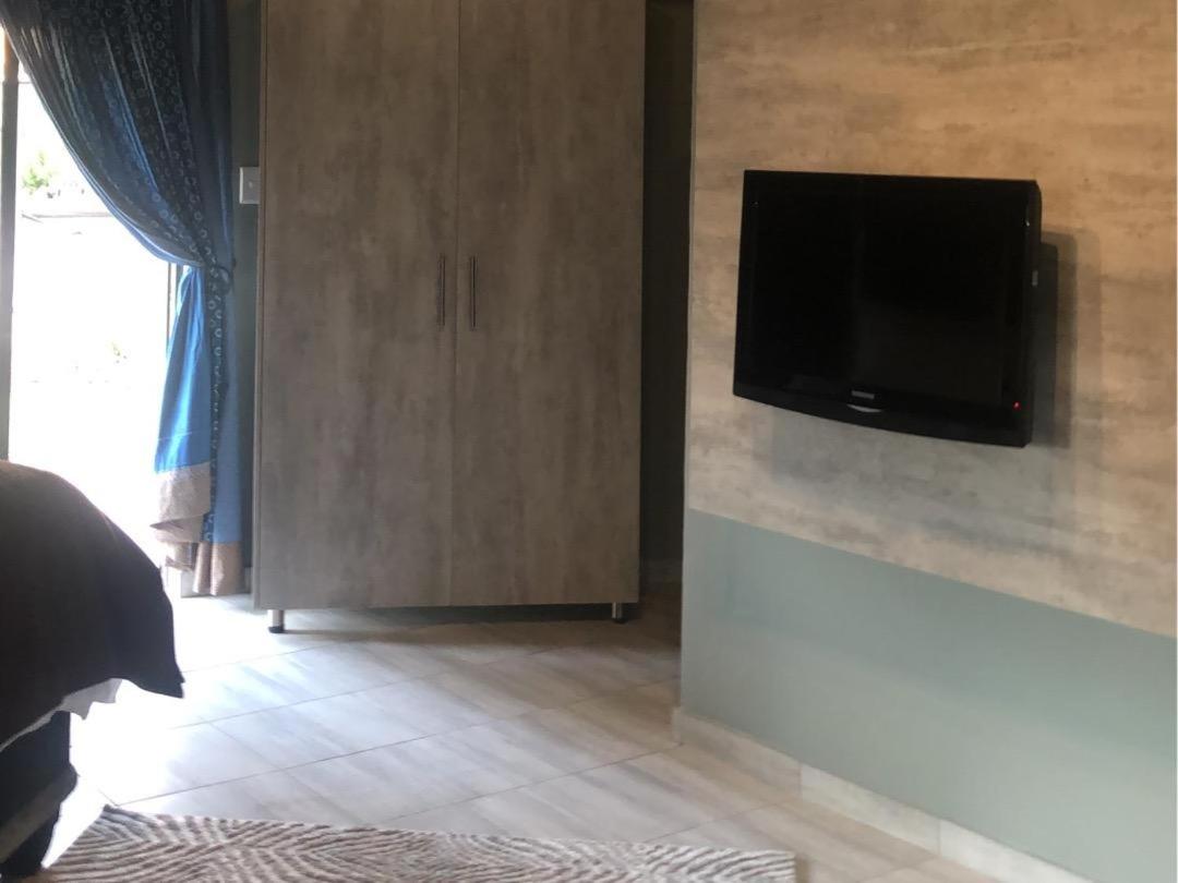 Superior King Room - Photo 6