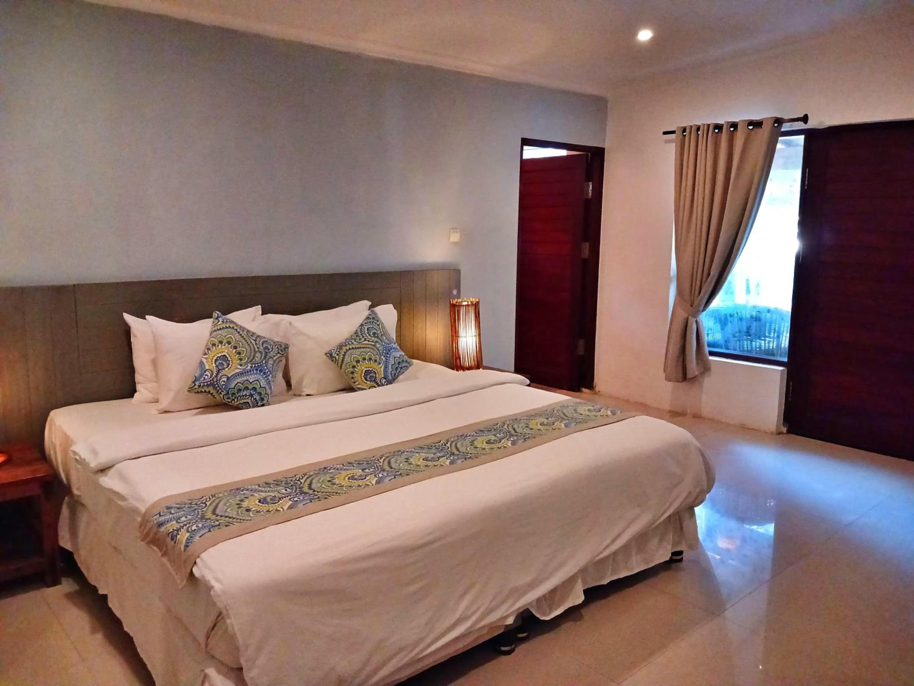 Beachside Bungalow - Photo 1