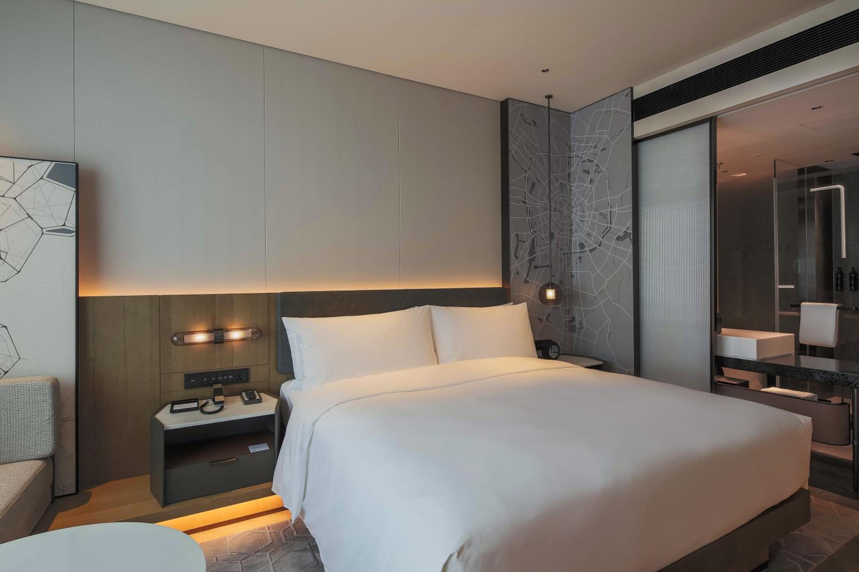 Business Double Room with Two Double Beds and City View
