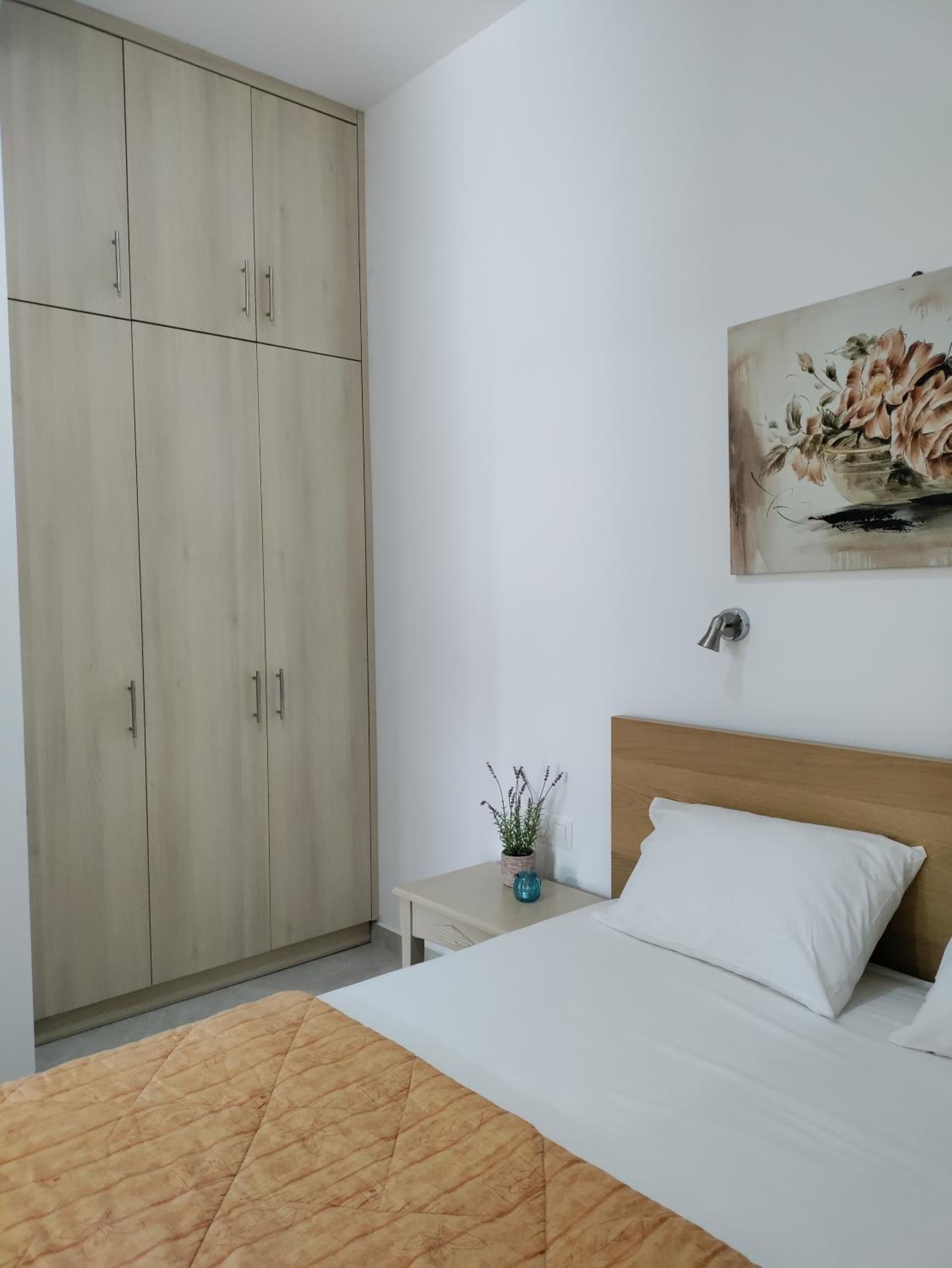 Apartment - Photo 2