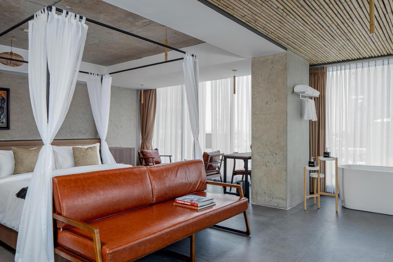 Superior Suite - Photo 4