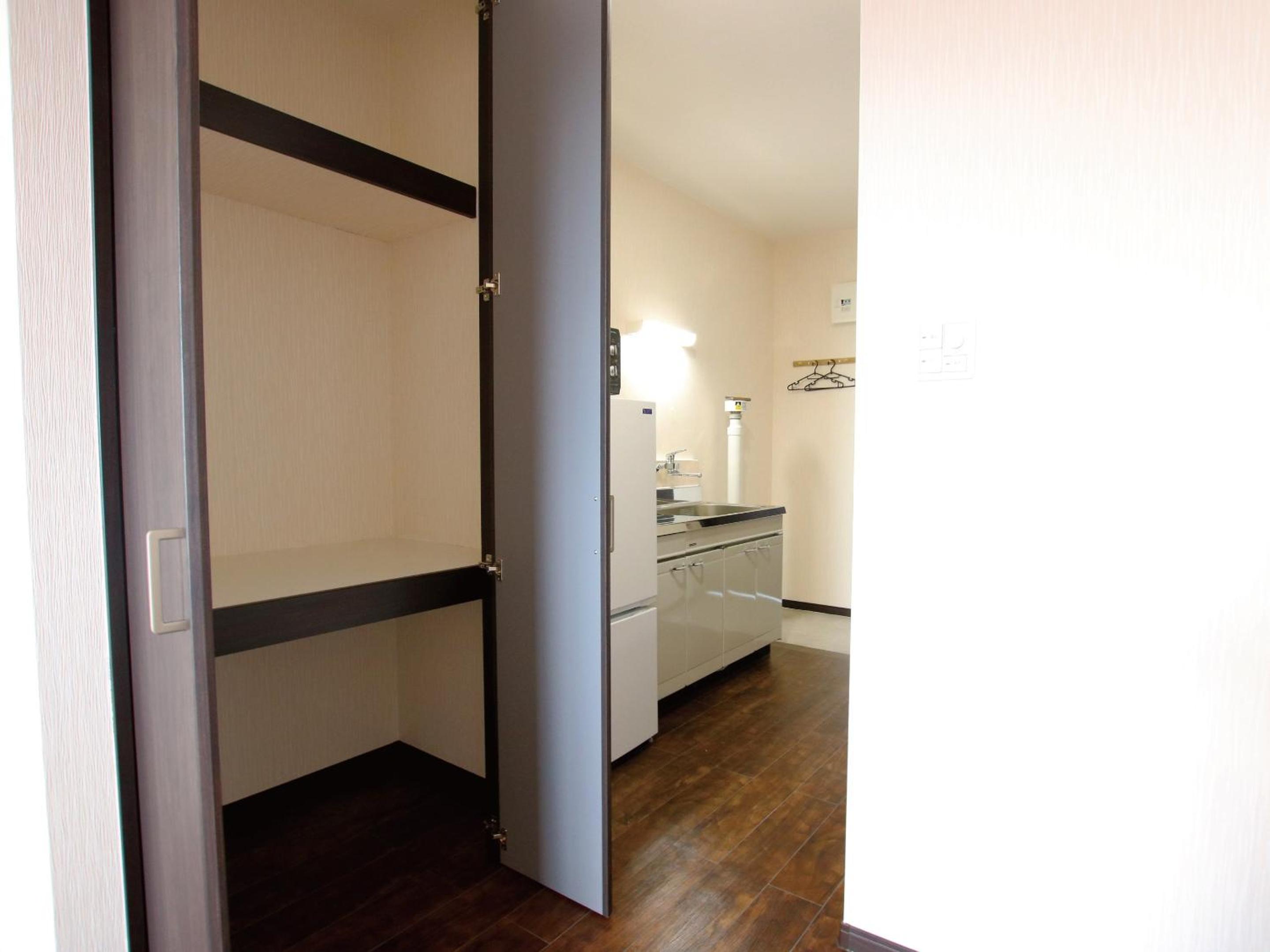 Standard Twin Room - Photo 5