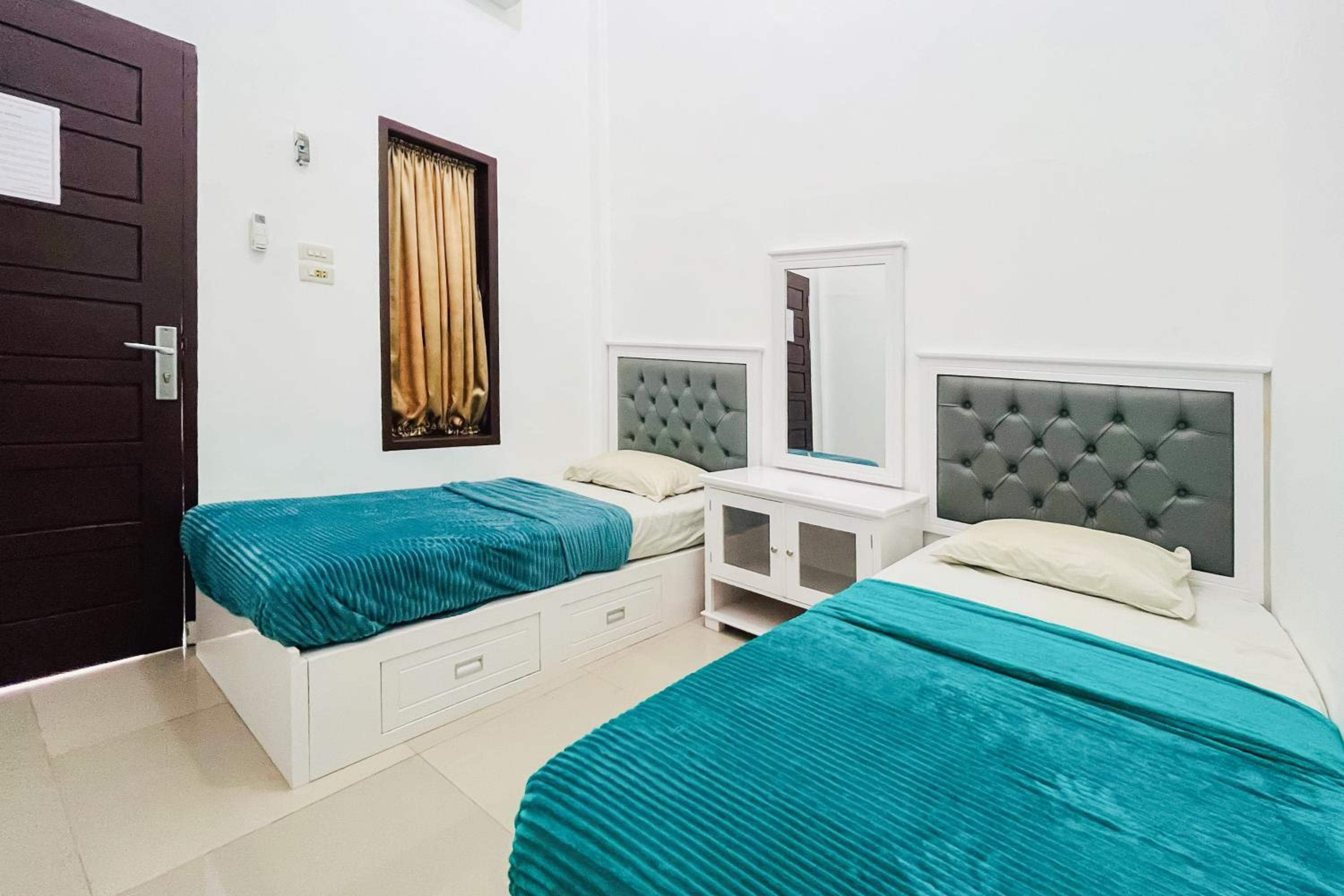 Standard Twin Room - Photo 2