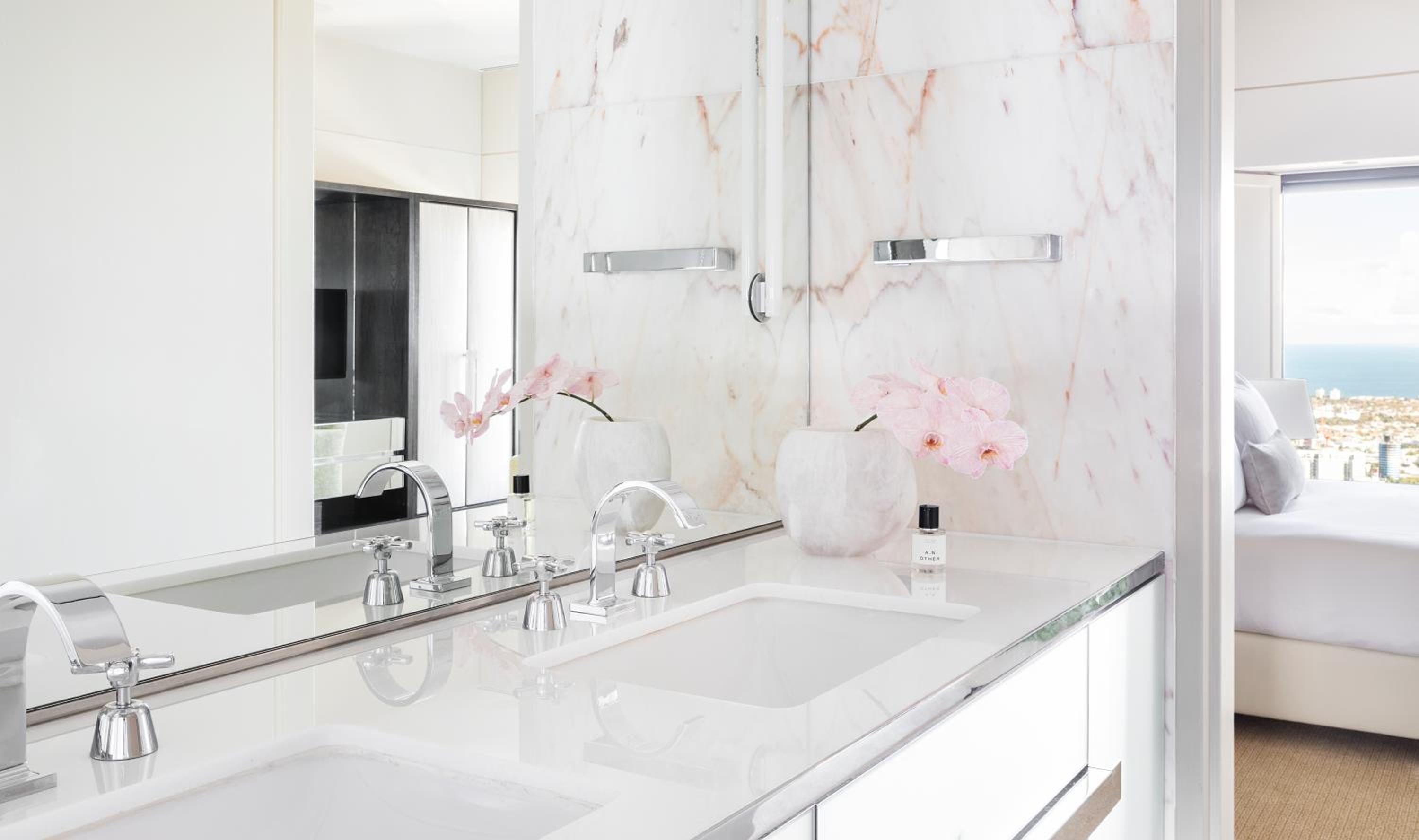 Opera Suite Residence