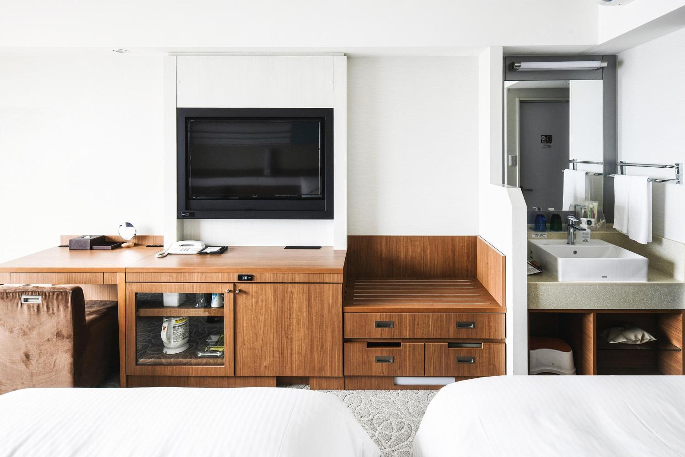 Ocean Front Room -  Annex (5th-8th Floor) - Photo 7
