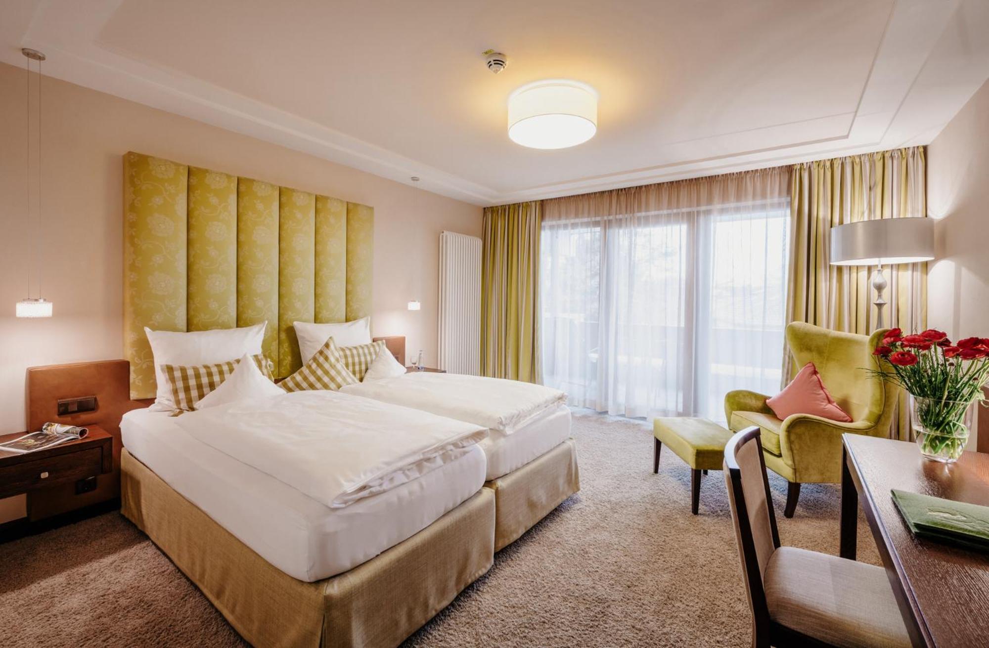 Classic Double Room with Balcony photo 2