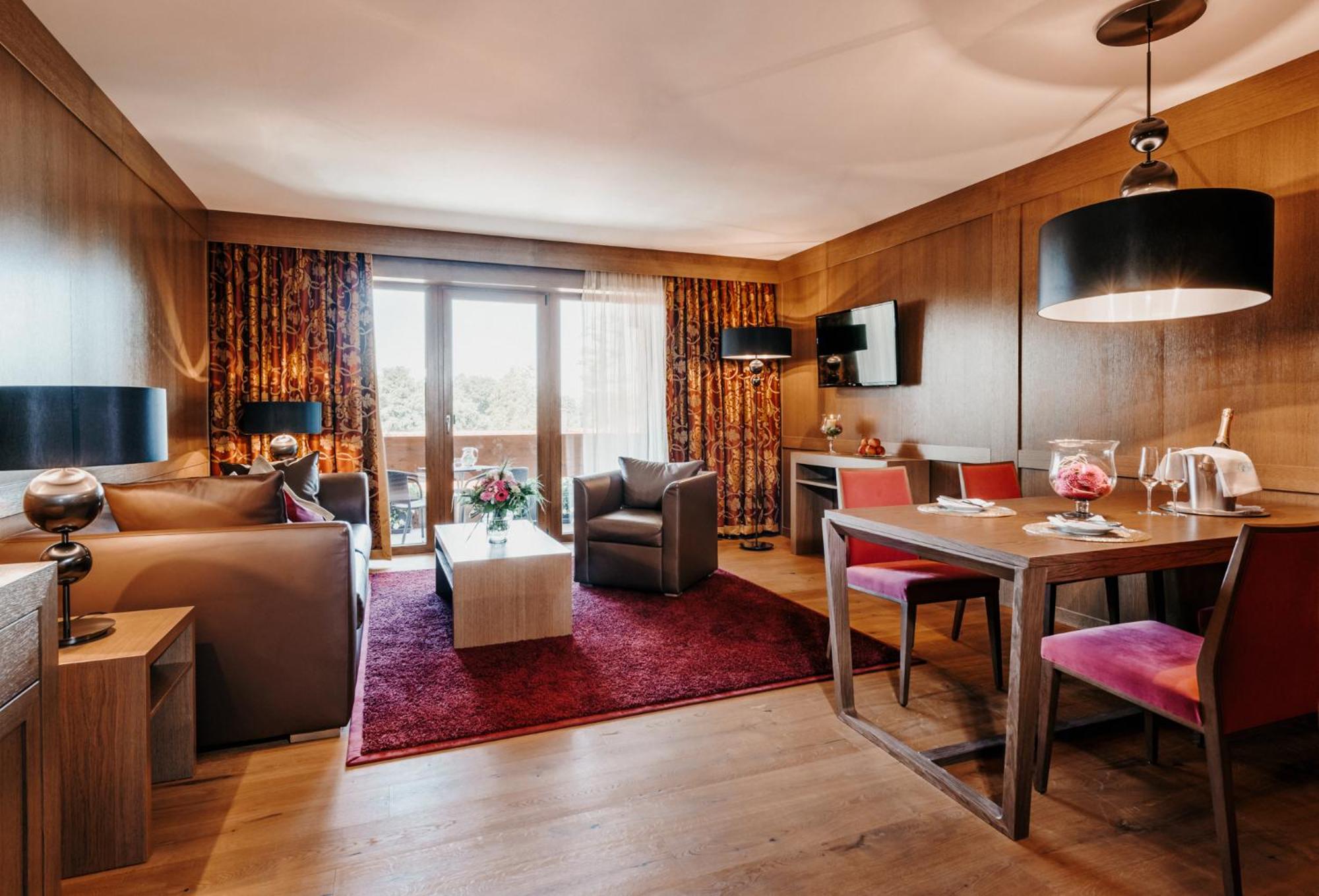 Comfort Suite photo 2