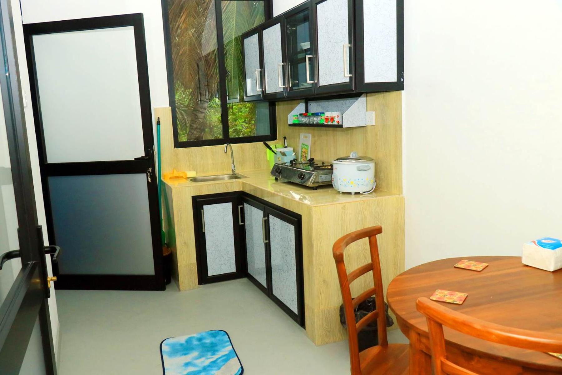 One-Bedroom Apartment photo 2