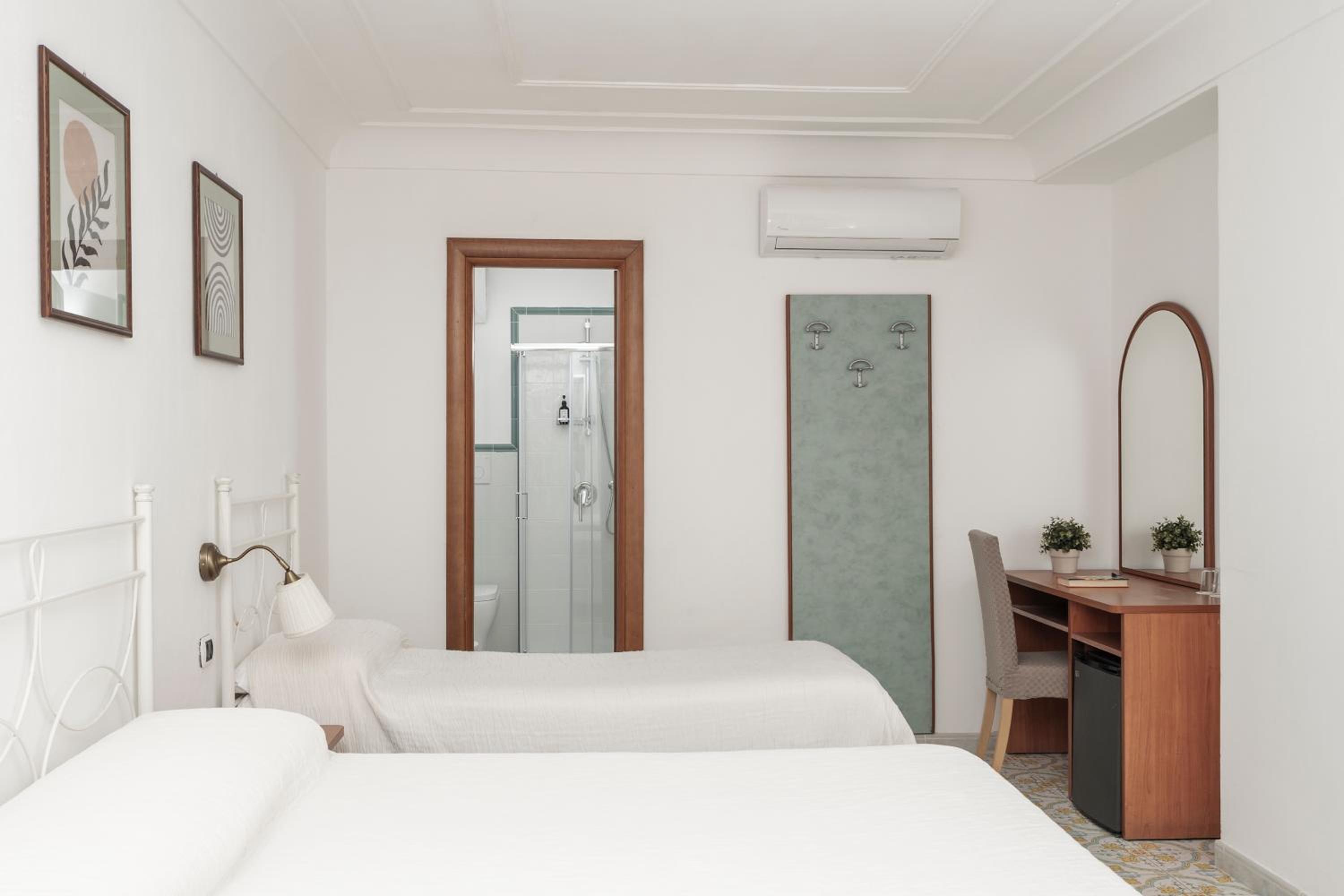 Triple Room - Photo 2